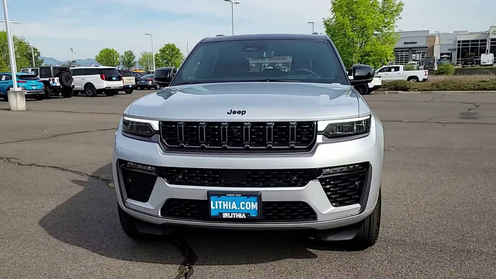 Thumbnail: 2026 Jeep Grand Cherokee - 3