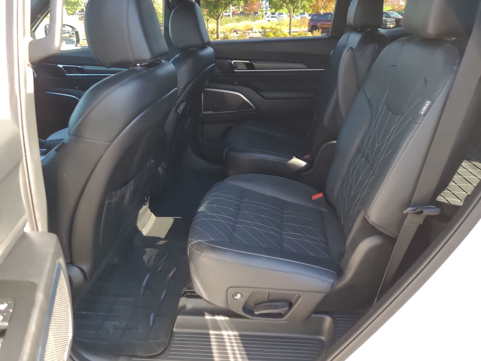 Thumbnail: 2023 Kia Telluride - 21