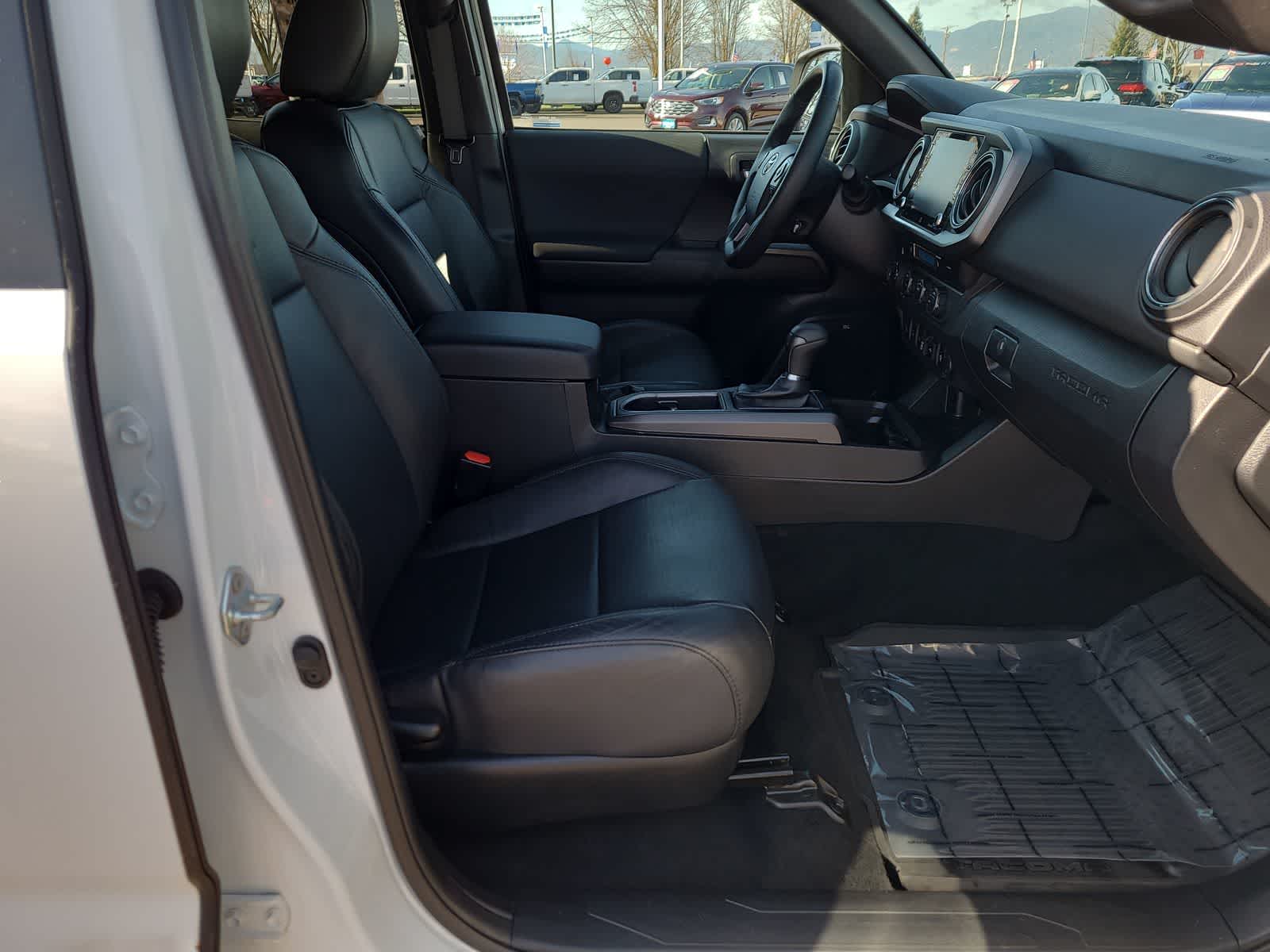 Thumbnail: 2022 Toyota Tacoma - 22