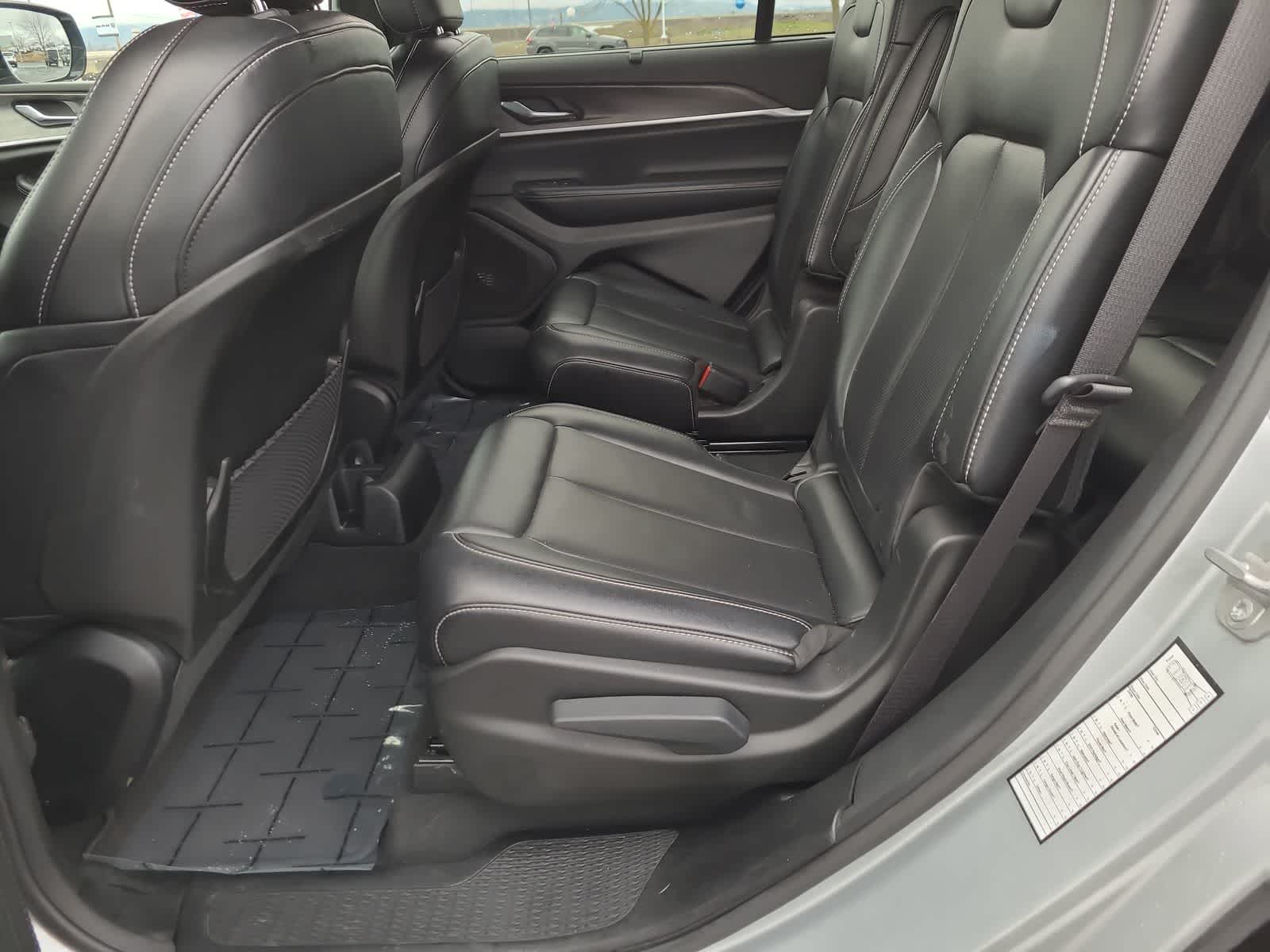 Thumbnail: 2024 Jeep Grand Cherokee L - 21