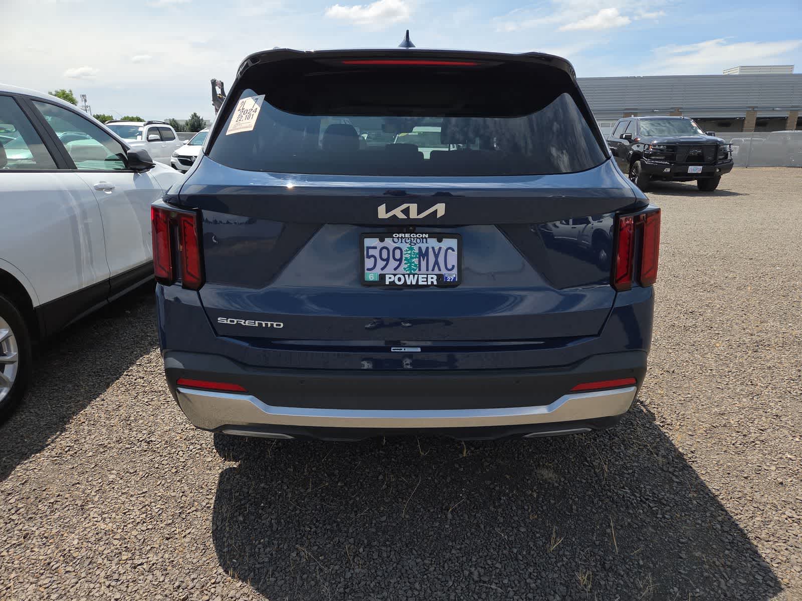 Thumbnail: 2024 Kia Sorento - 4