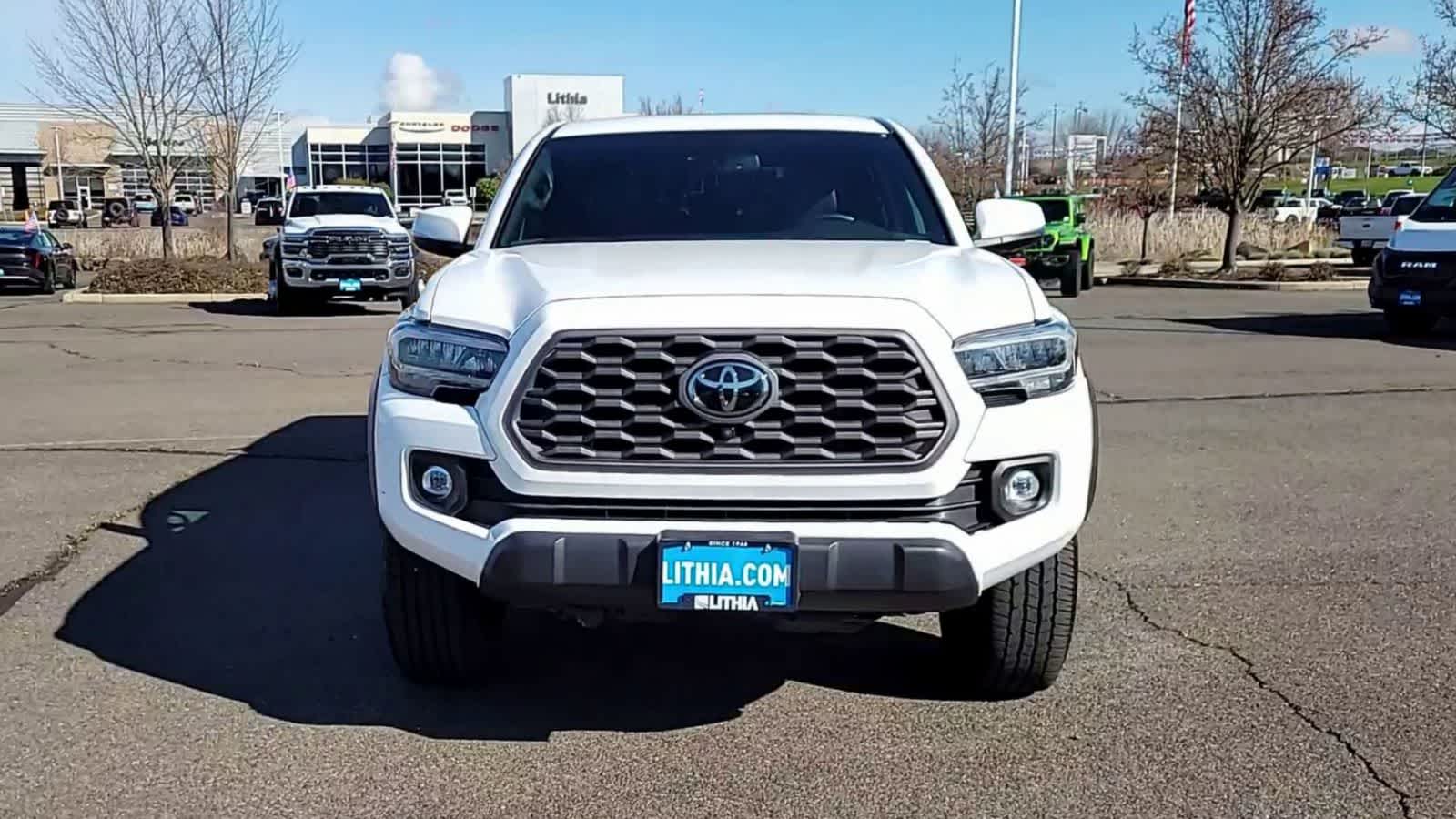 Thumbnail: 2022 Toyota Tacoma - 3