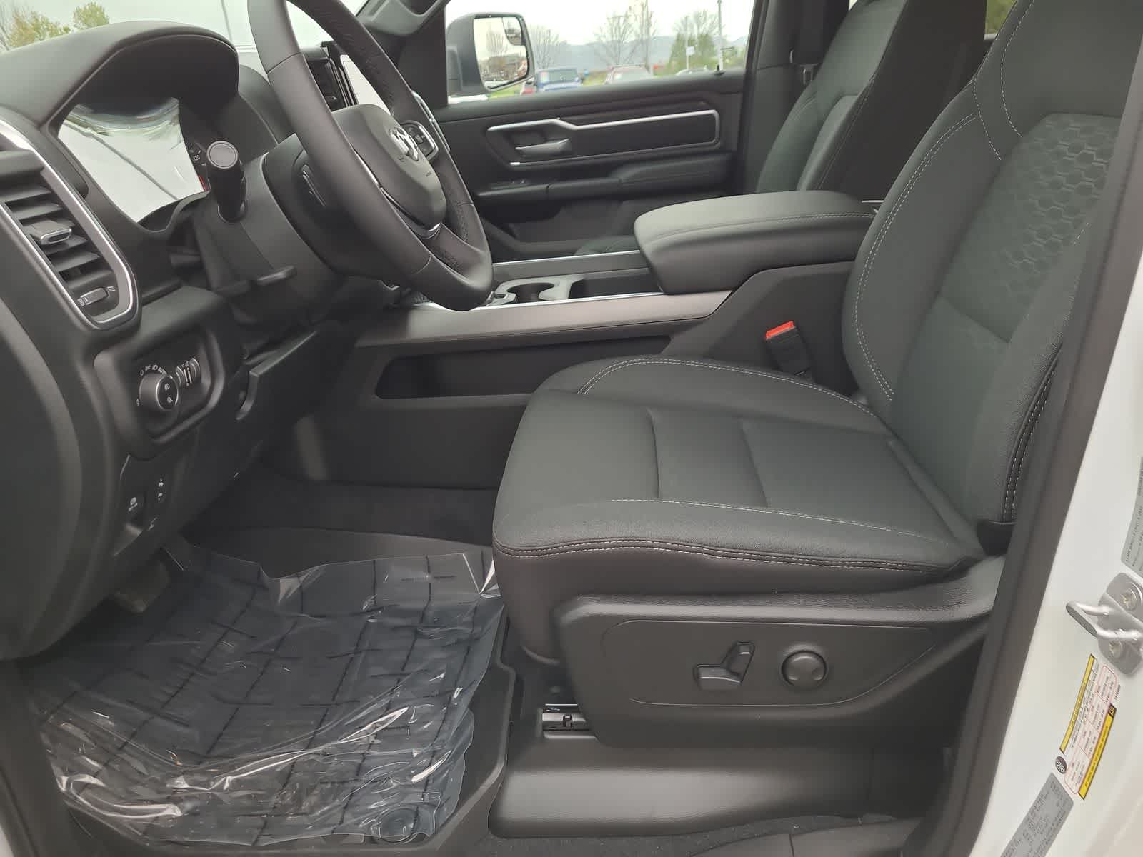 Thumbnail: 2026 RAM 1500 - 19