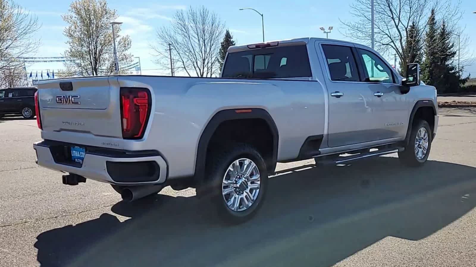 Thumbnail: 2022 GMC Sierra 3500 - 8