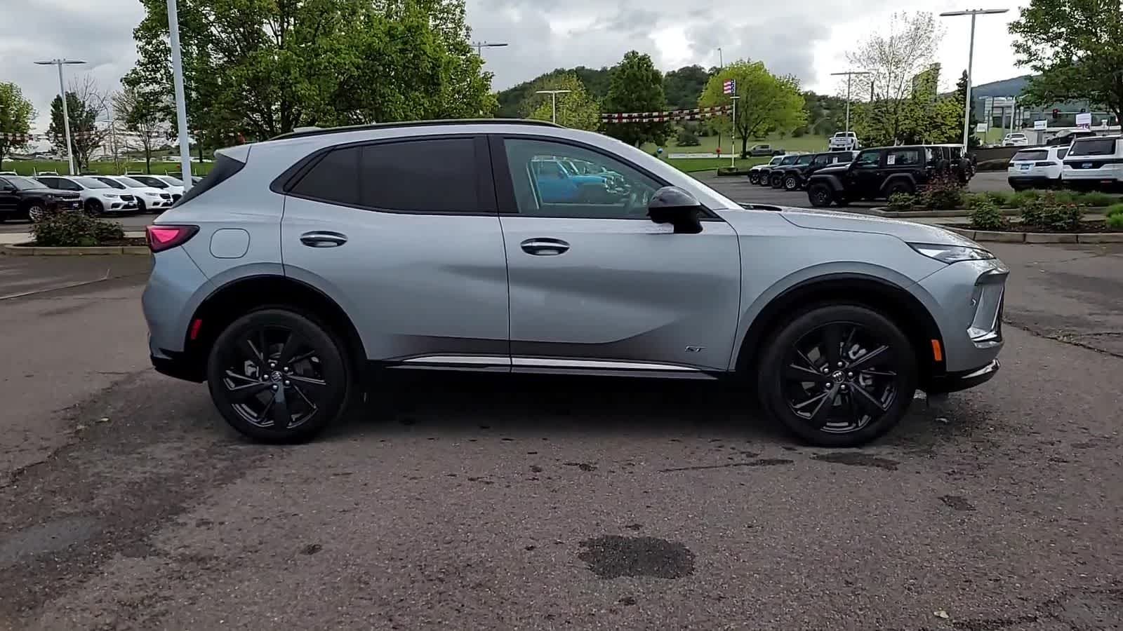 Thumbnail: 2025 Buick Envision - 9