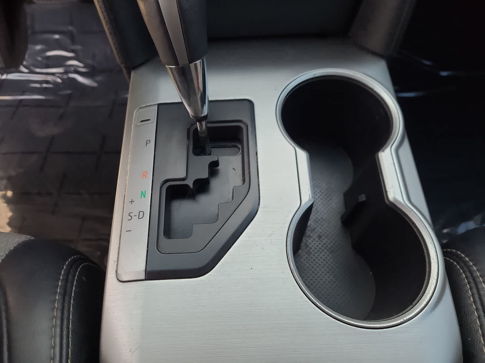 Thumbnail: 2014 Toyota Camry - 25