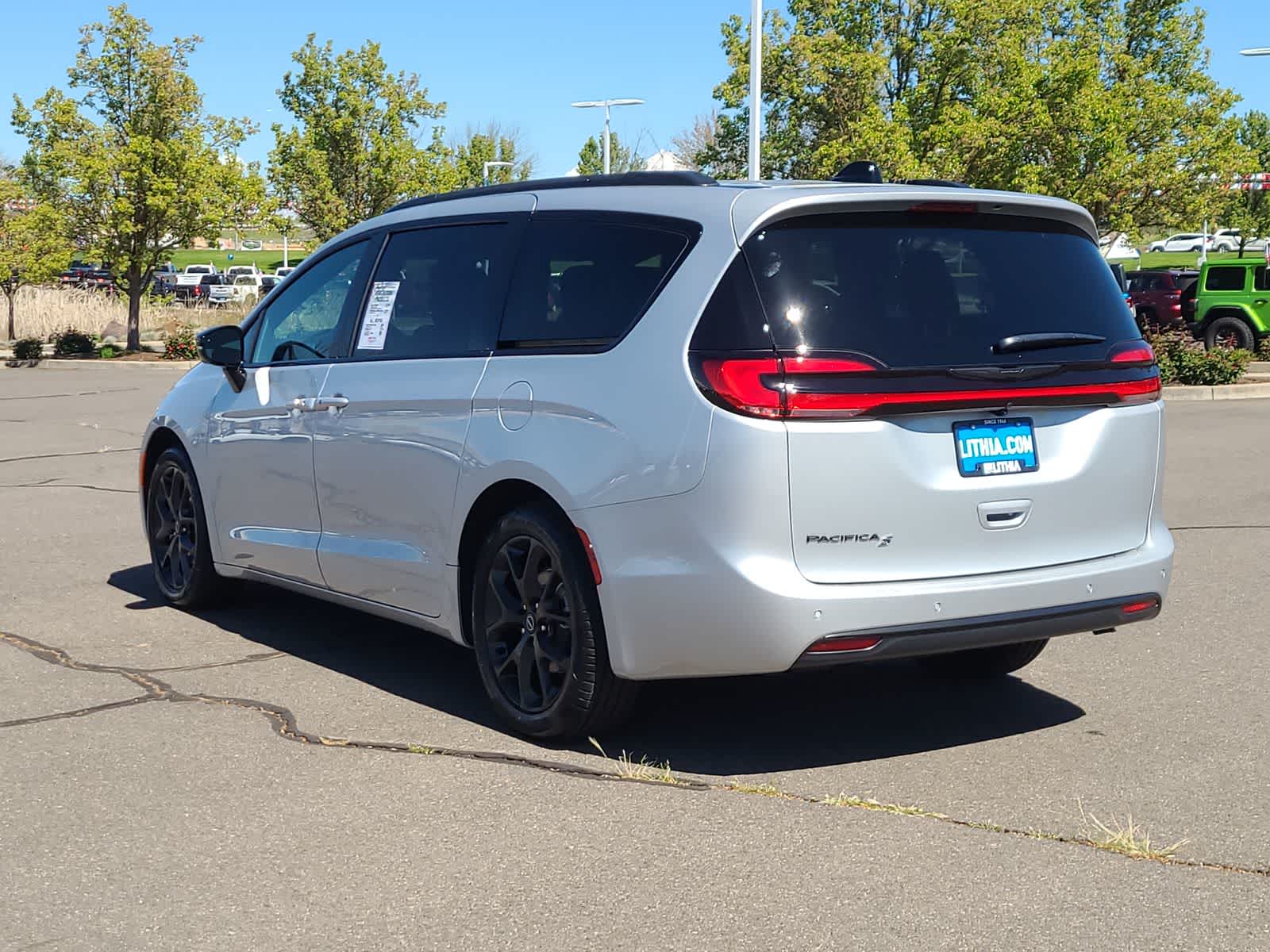 Thumbnail: 2026 Chrysler Pacifica - 12