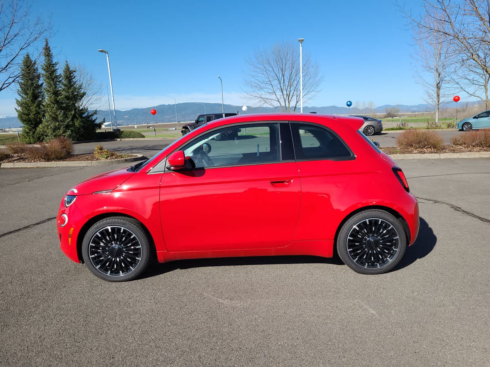 Thumbnail: 2024 Fiat 500e - 11