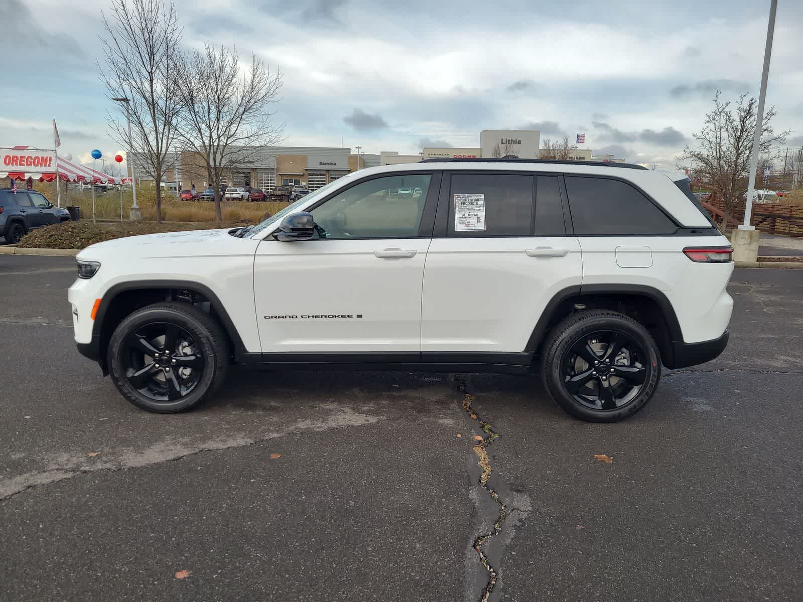 Thumbnail: 2025 Jeep Grand Cherokee - 11