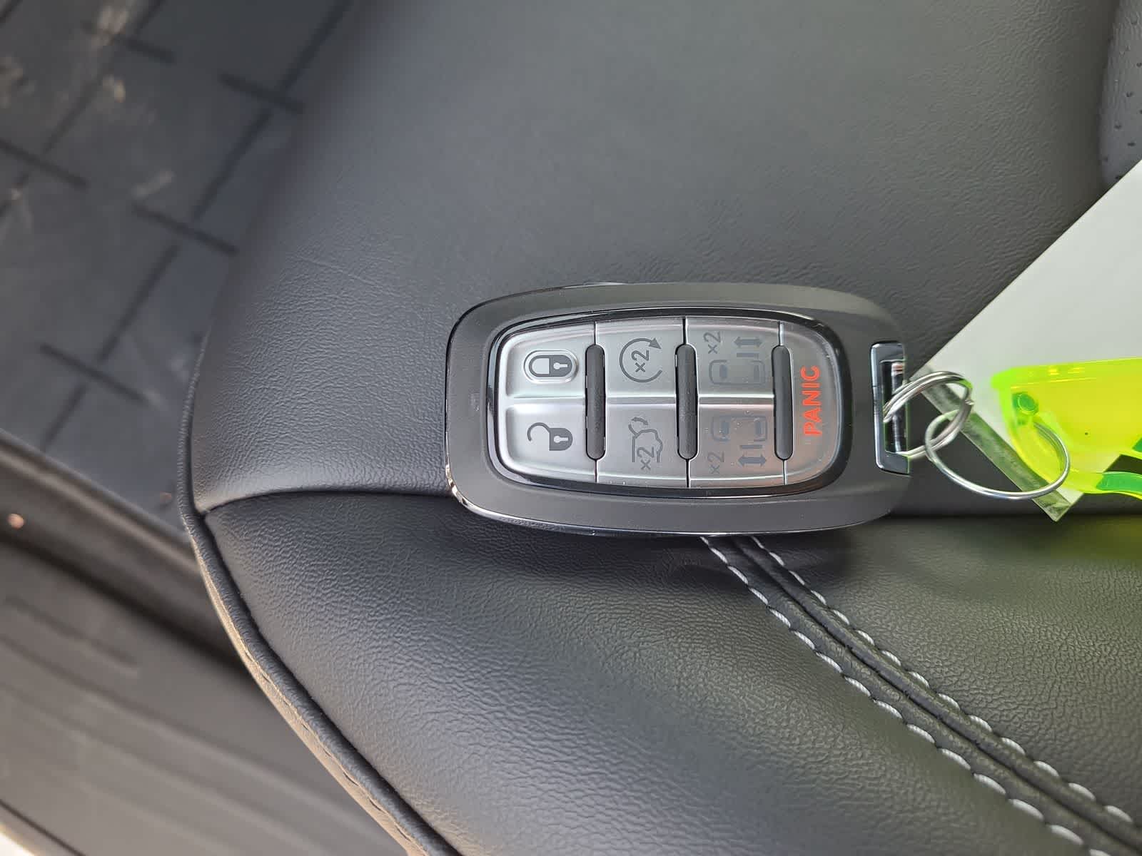 Thumbnail: 2026 Chrysler Pacifica - 28