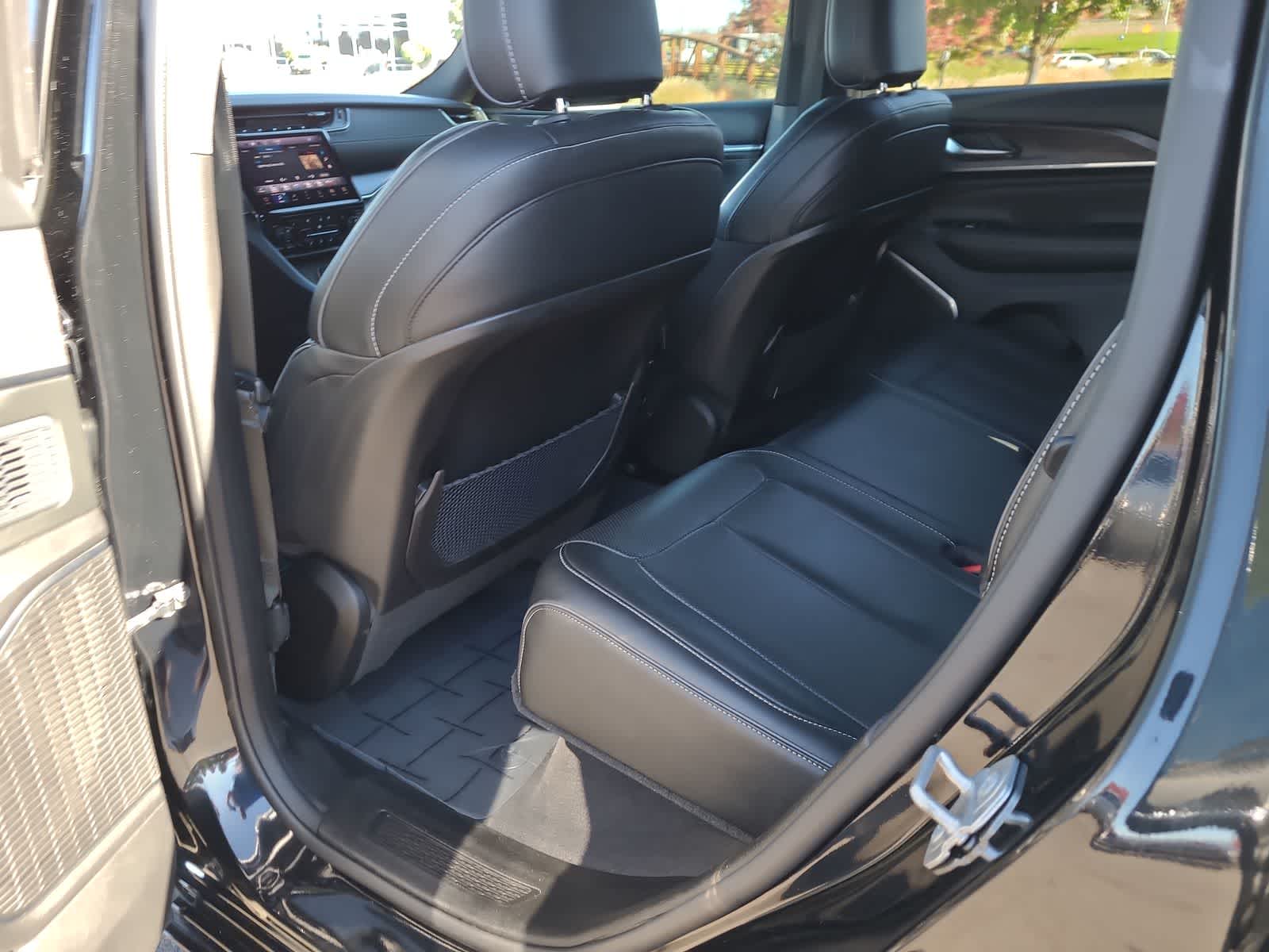 Thumbnail: 2023 Jeep Grand Cherokee - 20