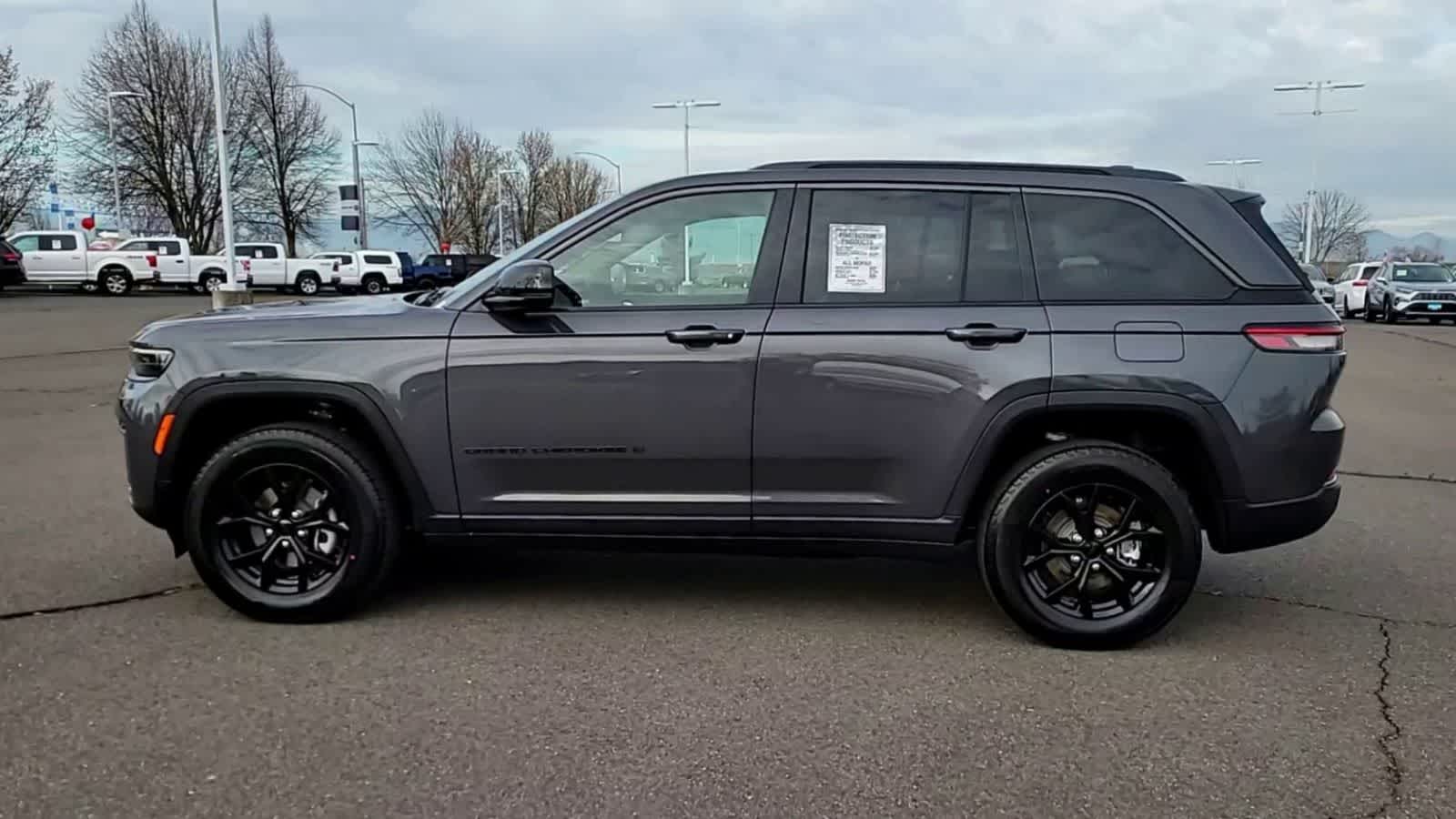 Thumbnail: 2026 Jeep Grand Cherokee - 5