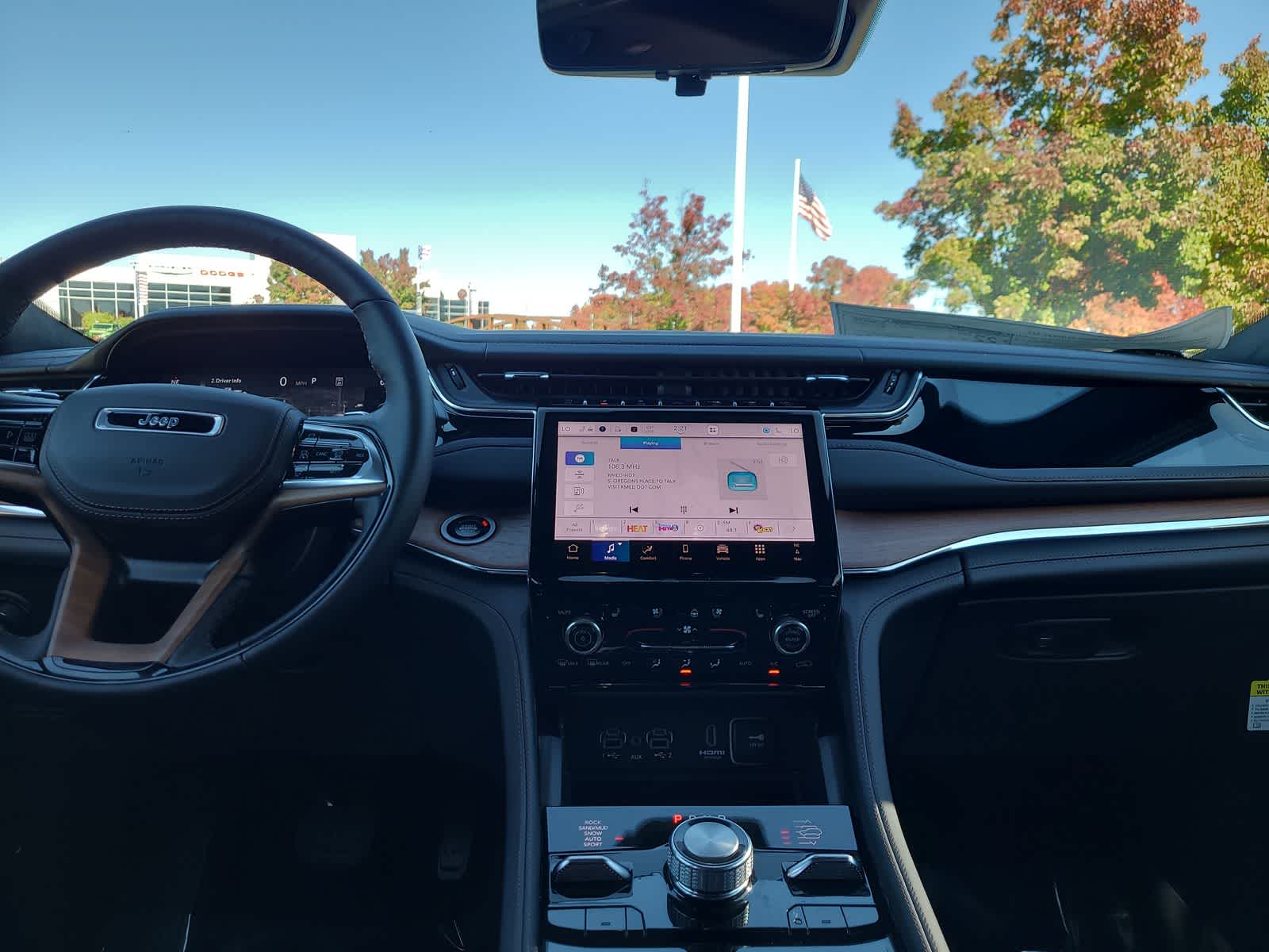 Thumbnail: 2025 Jeep Grand Cherokee - 18