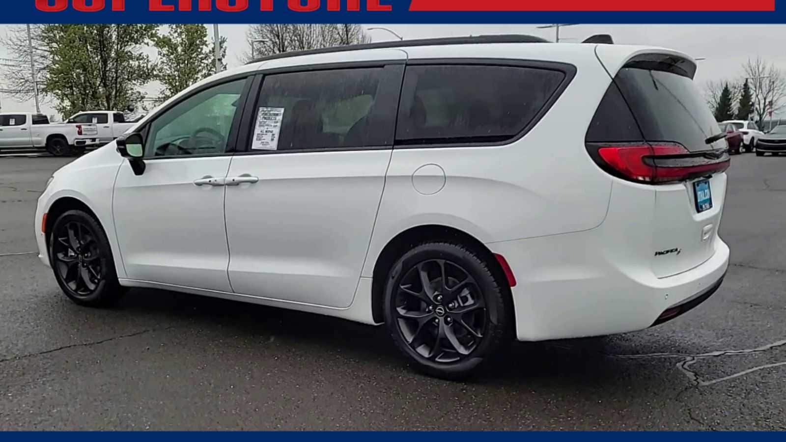 Thumbnail: 2026 Chrysler Pacifica - 6