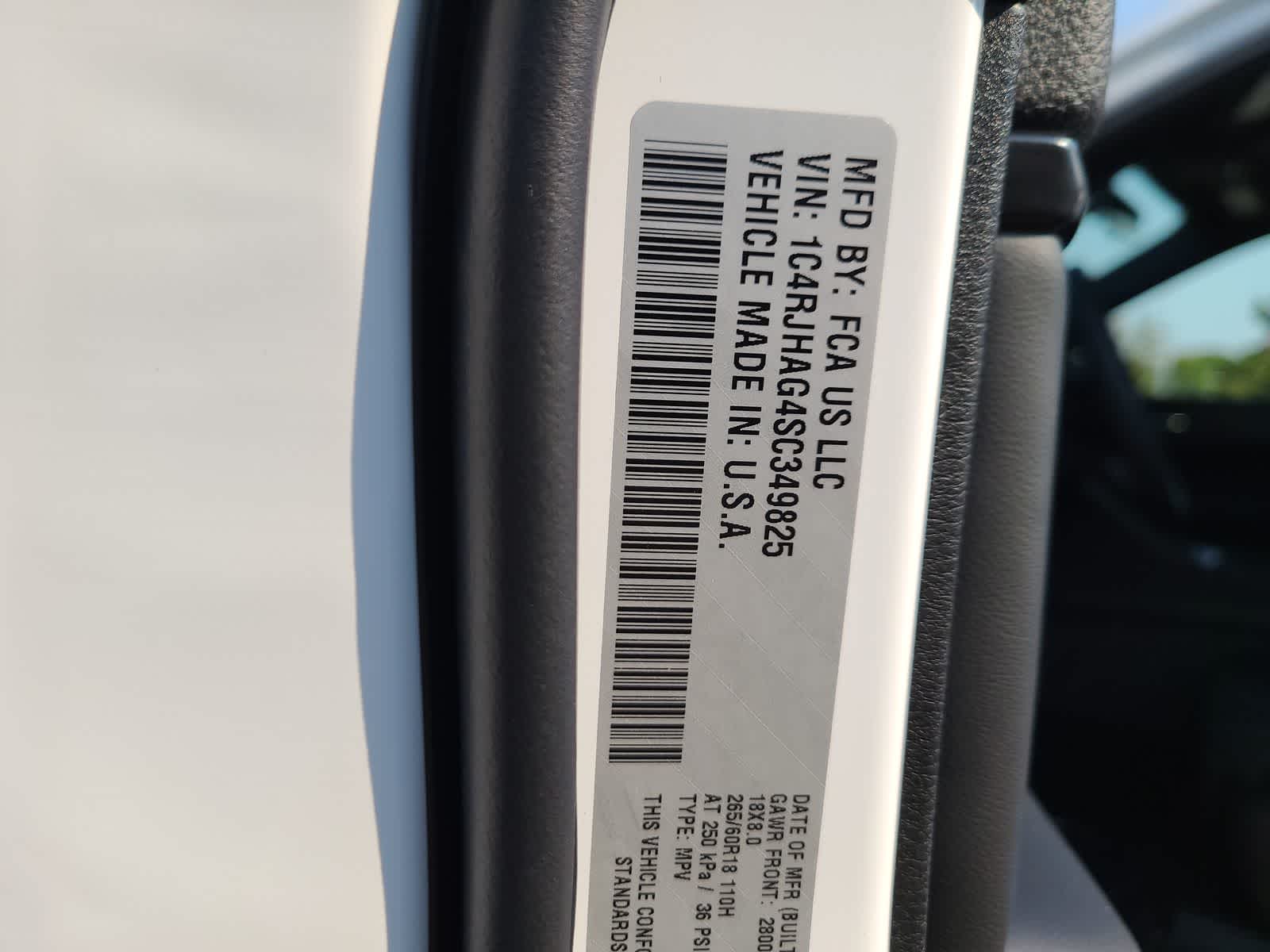 Thumbnail: 2025 Jeep Grand Cherokee - 29