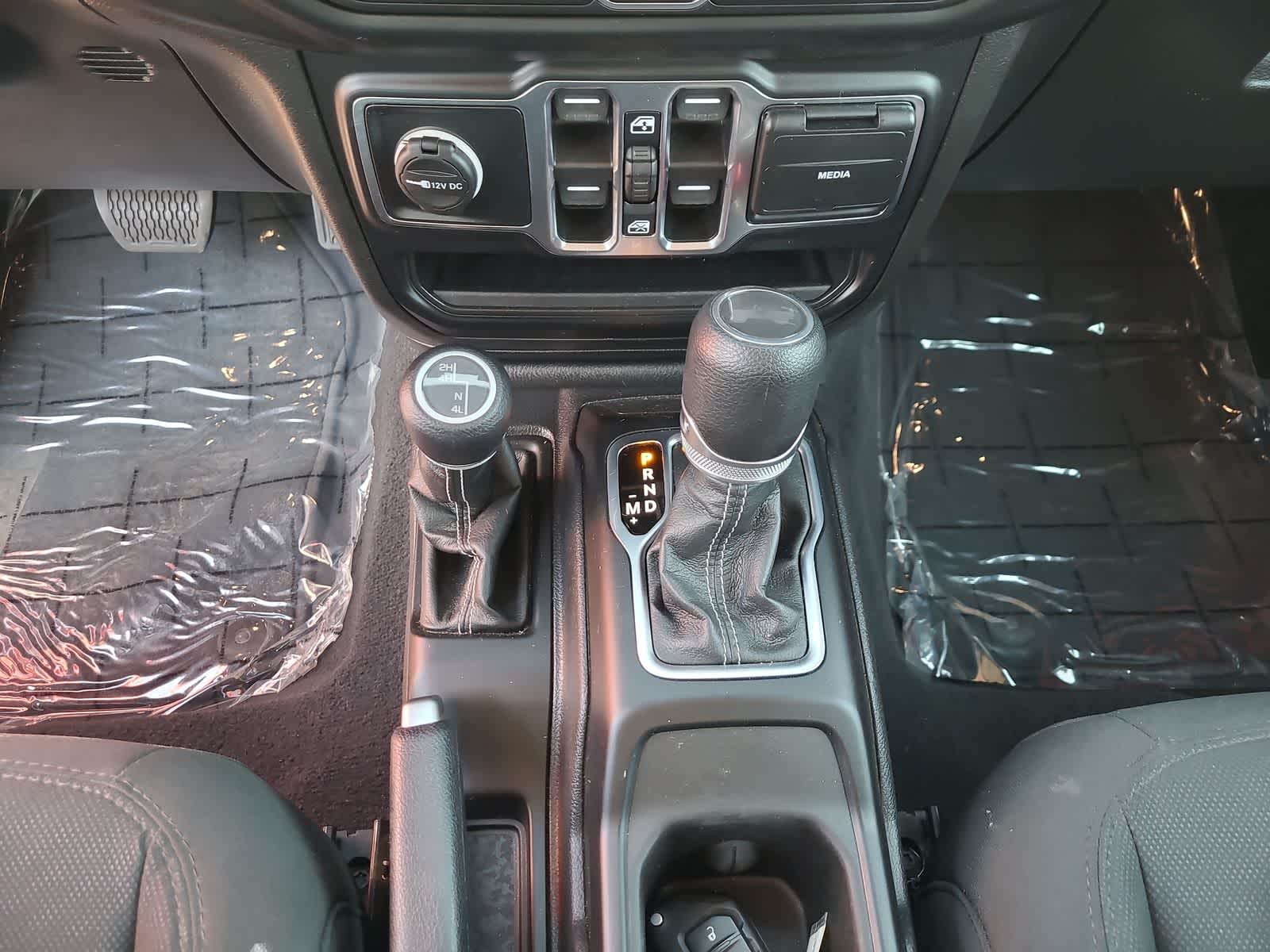 Thumbnail: 2023 Jeep Wrangler - 25