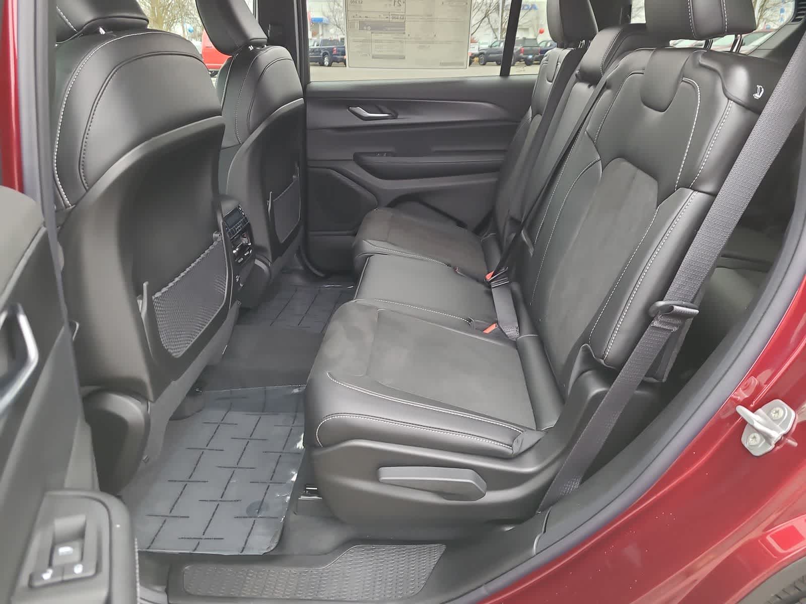 Thumbnail: 2025 Jeep Grand Cherokee - 21