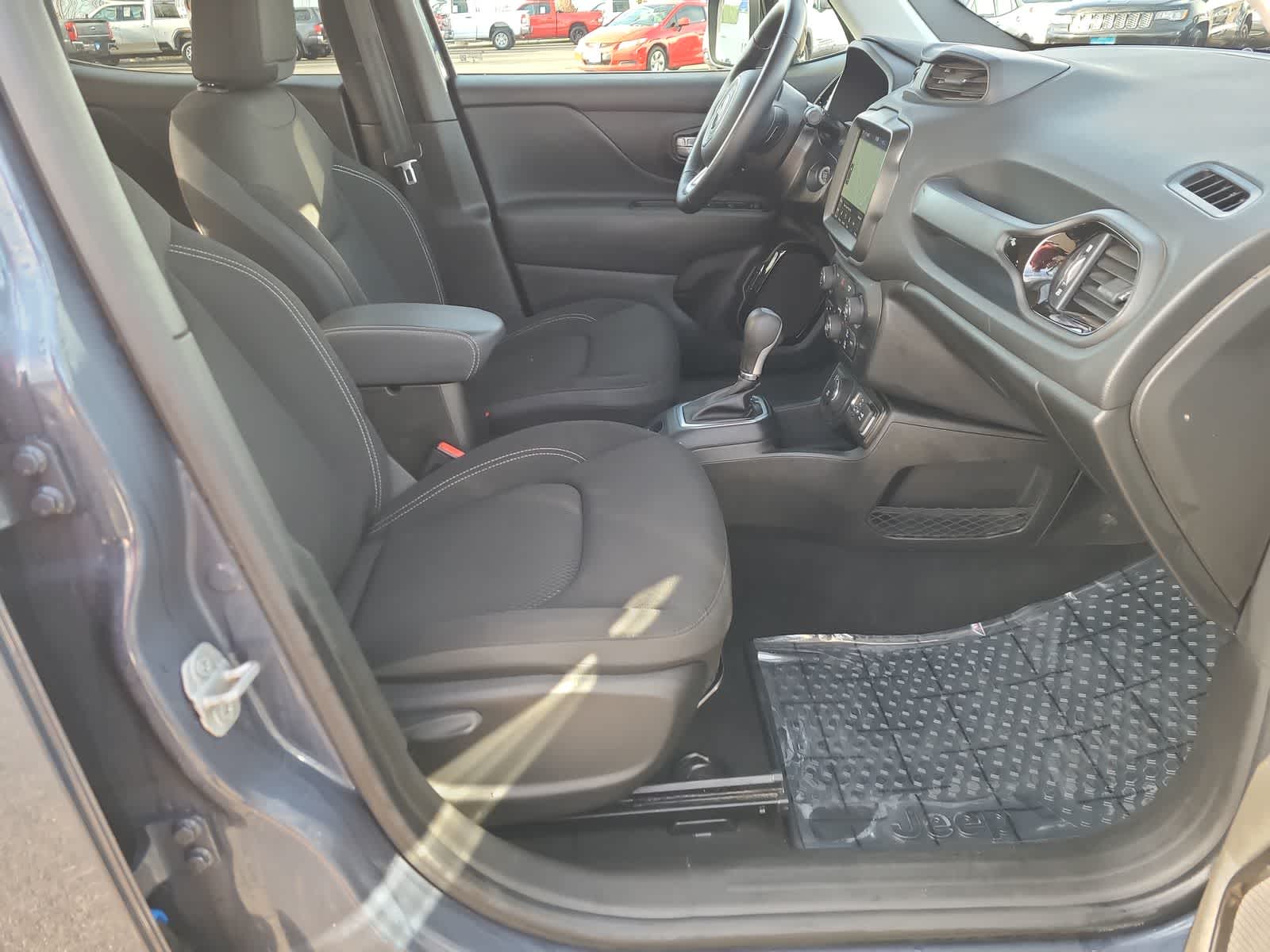 Thumbnail: 2023 Jeep Renegade - 22