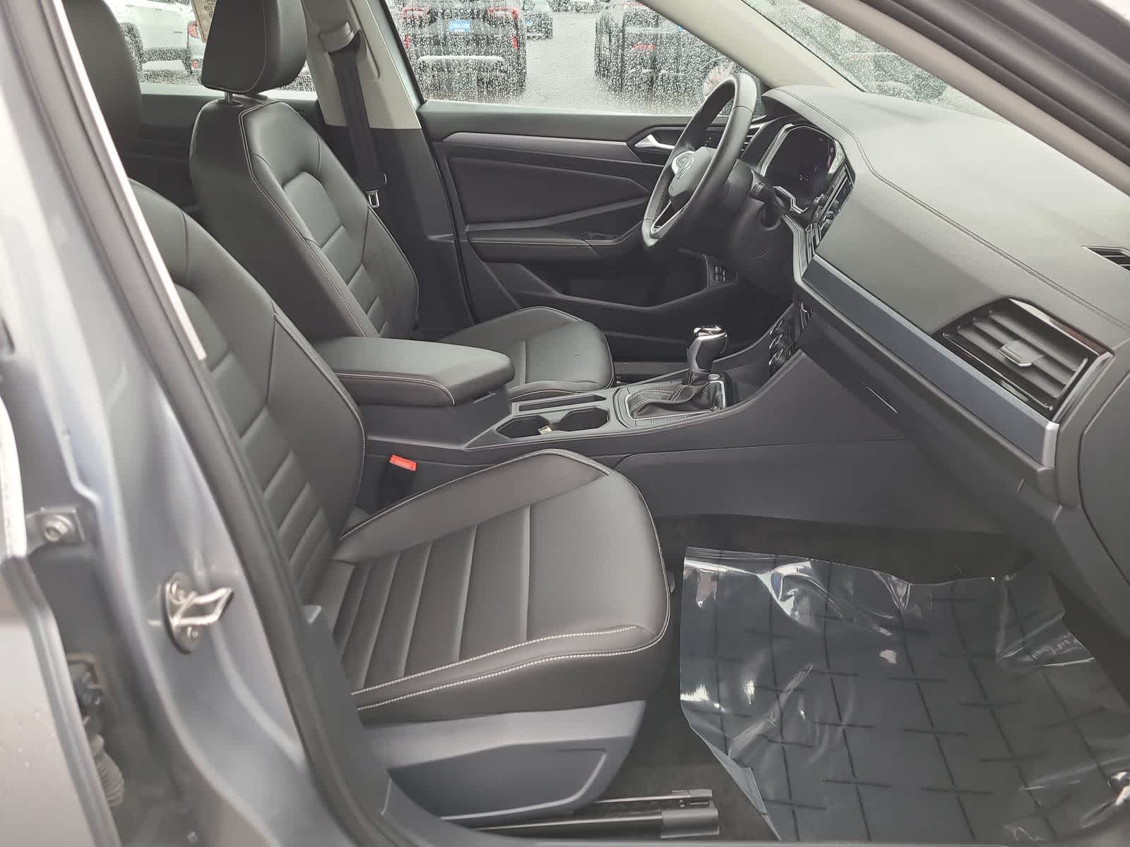 Thumbnail: 2024 Volkswagen Jetta - 22