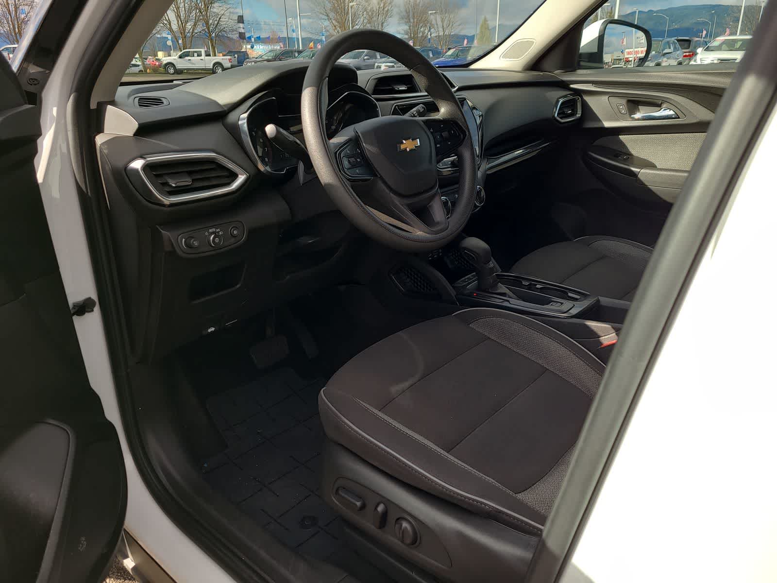 Thumbnail: 2022 Chevrolet TrailBlazer - 10