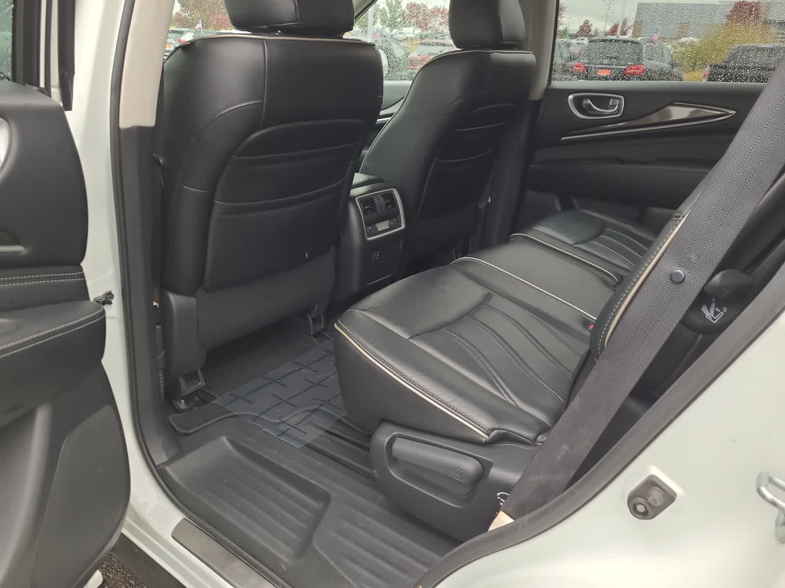 Thumbnail: 2017 INFINITI QX60 - 20