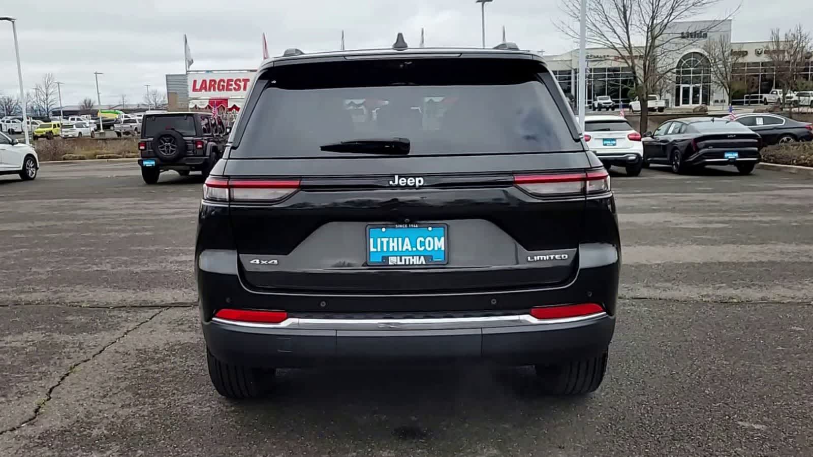 Thumbnail: 2024 Jeep Grand Cherokee - 7