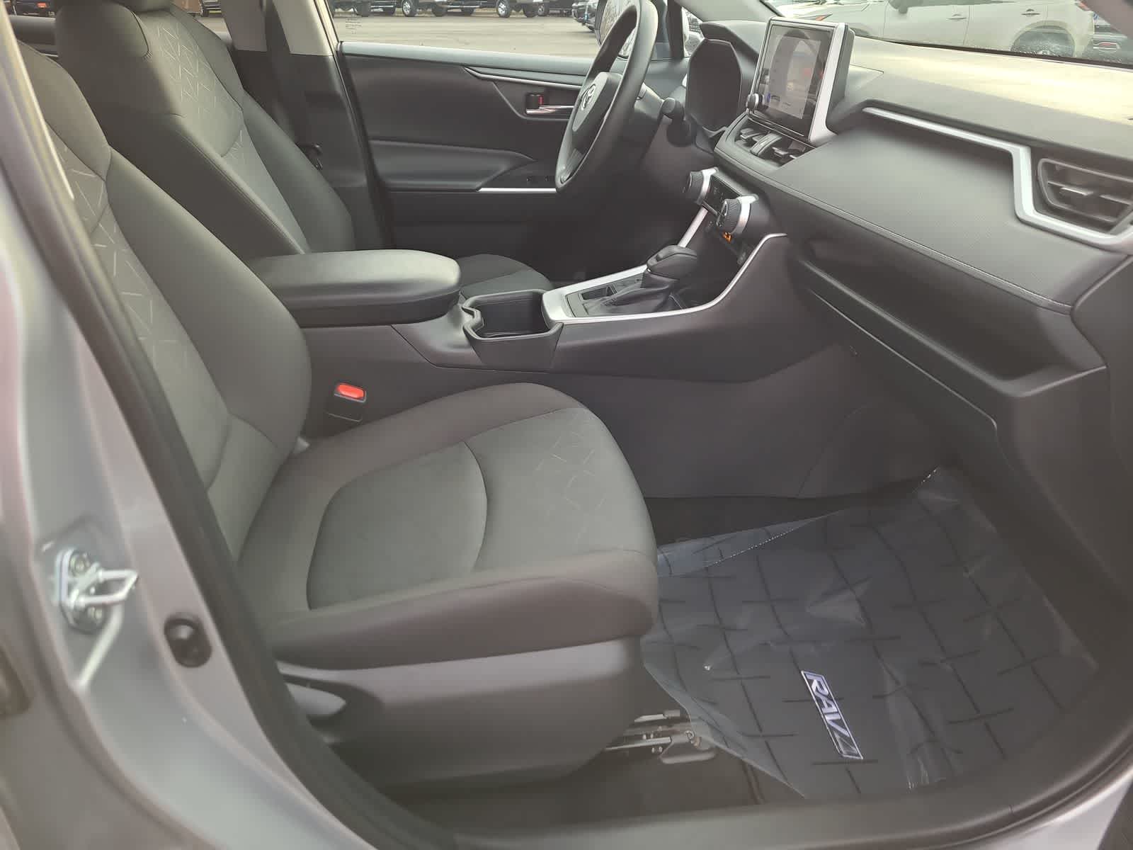 Thumbnail: 2024 Toyota RAV4 - 22