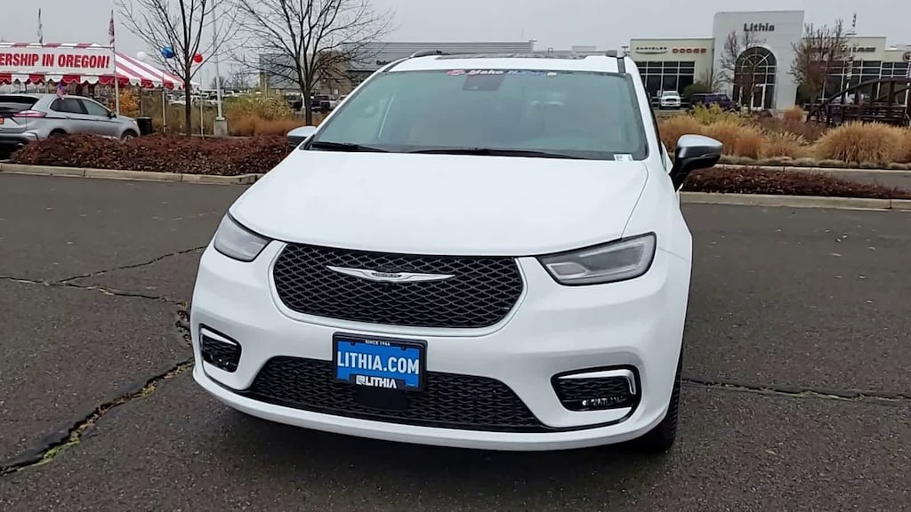 New 2026 Chrysler Pacifica PINNACLE AWD Passenger Van