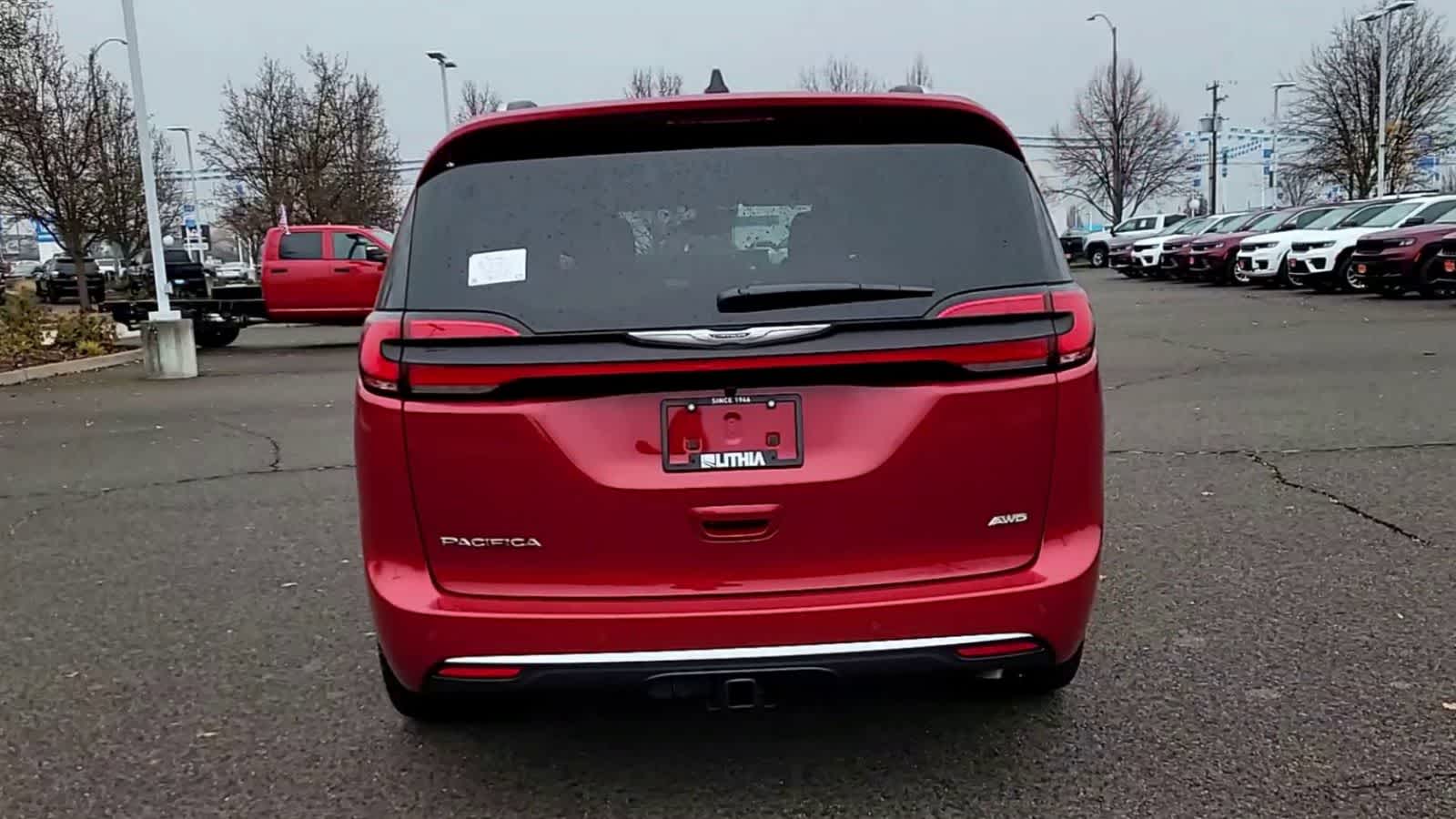 Thumbnail: 2026 Chrysler Pacifica - 7