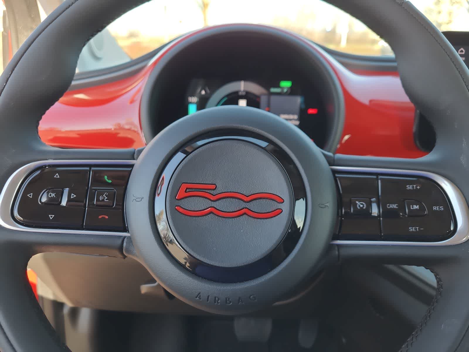 Thumbnail: 2024 Fiat 500e - 23