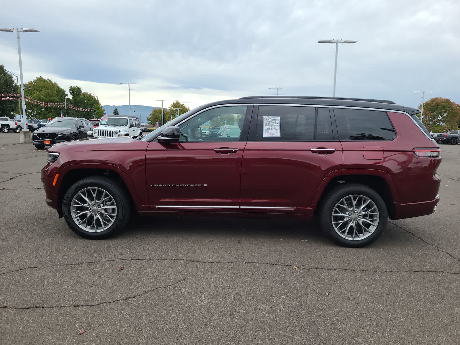 Thumbnail: 2025 Jeep Grand Cherokee - 11