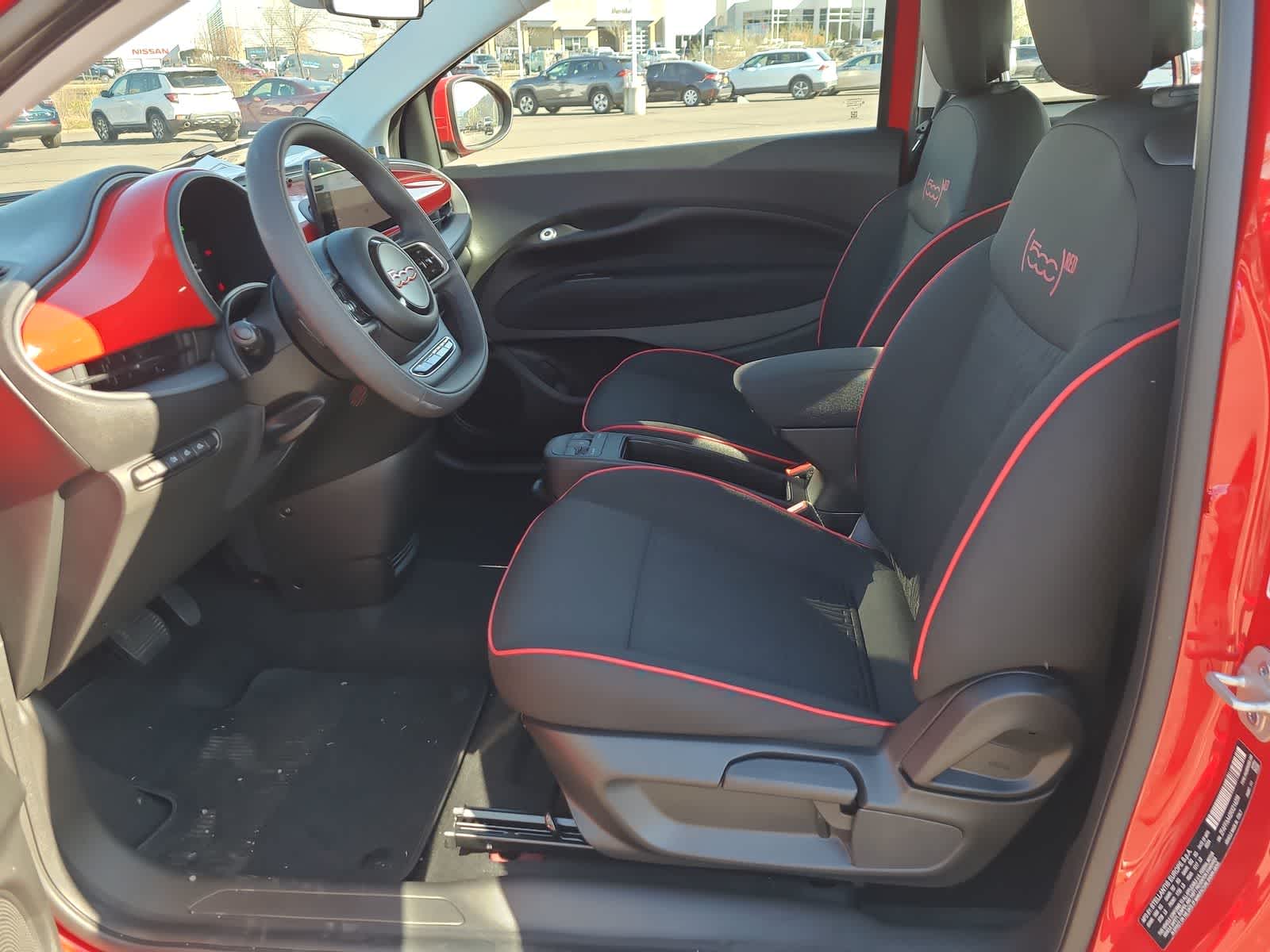 Thumbnail: 2024 Fiat 500e - 19