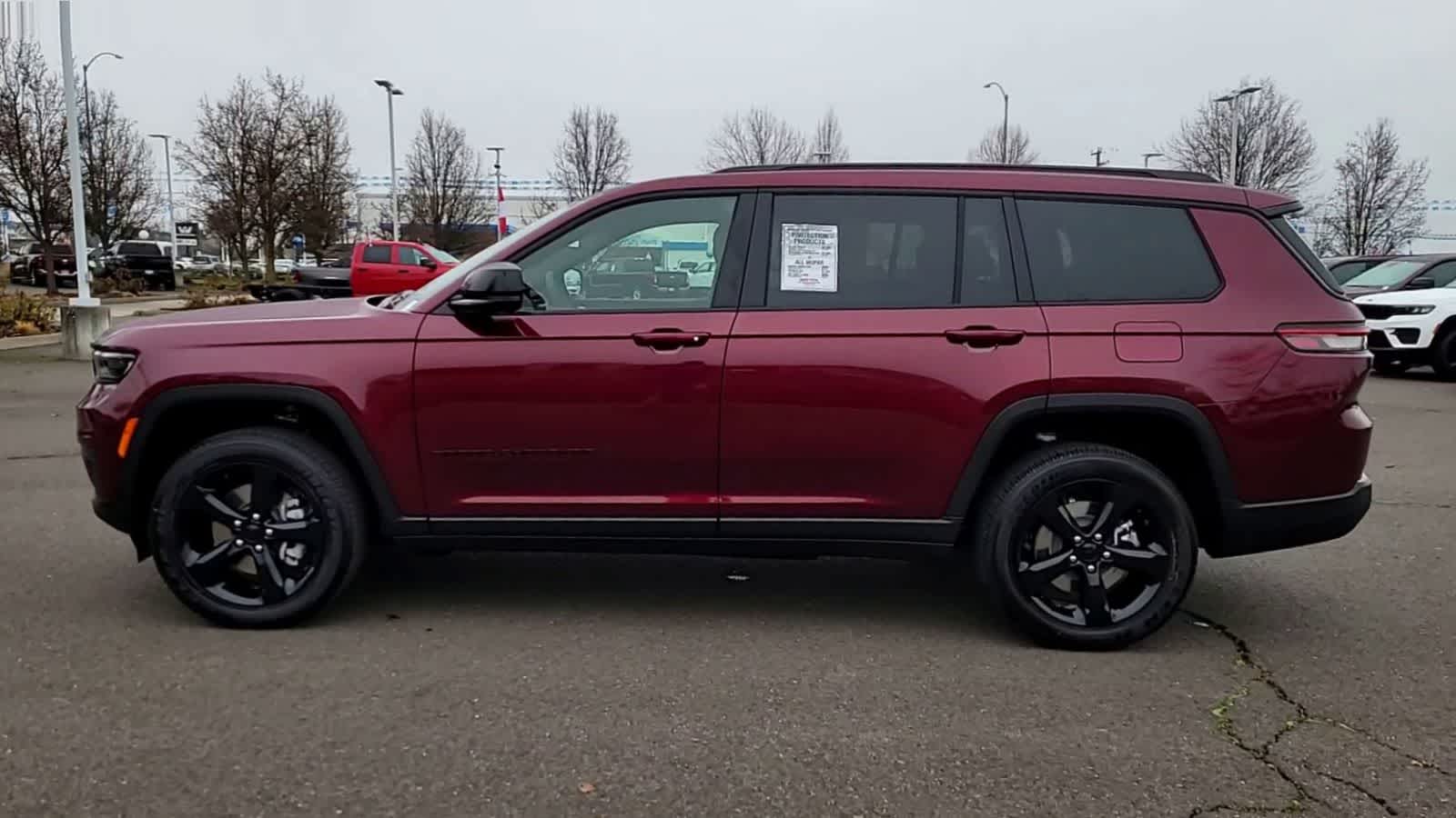 Thumbnail: 2025 Jeep Grand Cherokee - 5