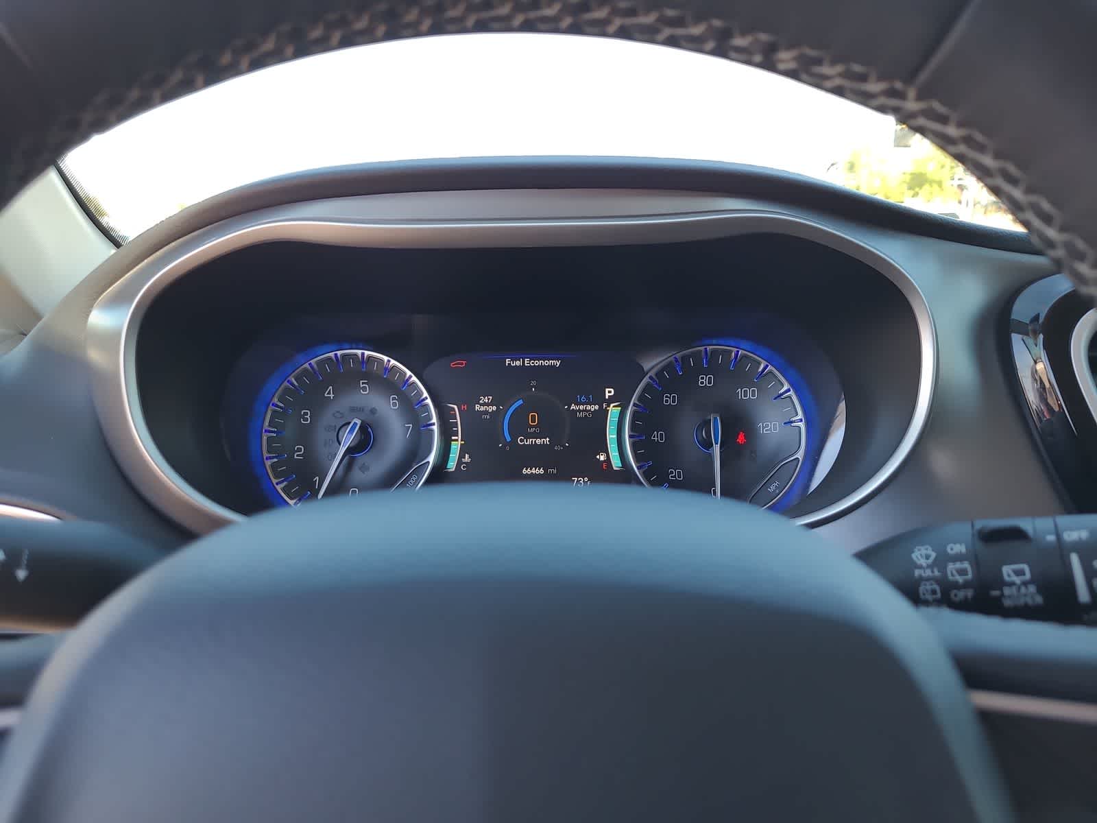 Thumbnail: 2023 Chrysler Pacifica - 26