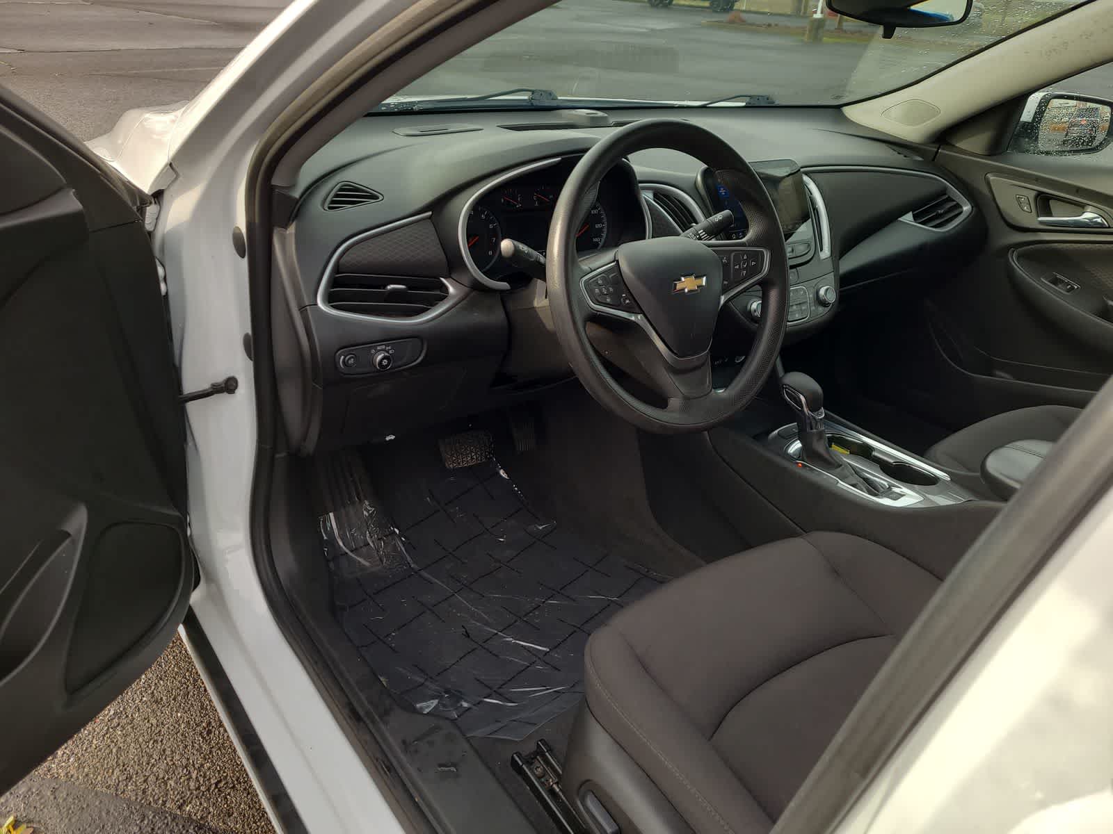 Thumbnail: 2023 Chevrolet Malibu - 10