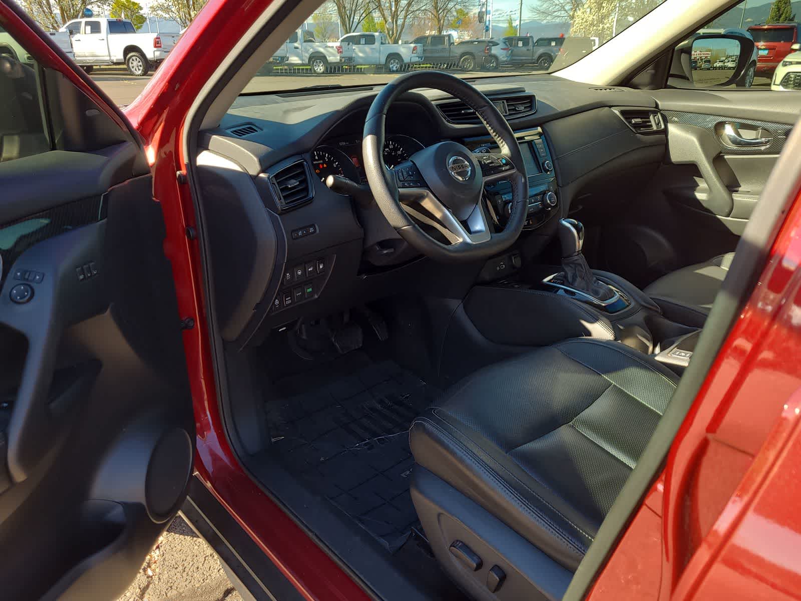 Thumbnail: 2020 Nissan Rogue - 10