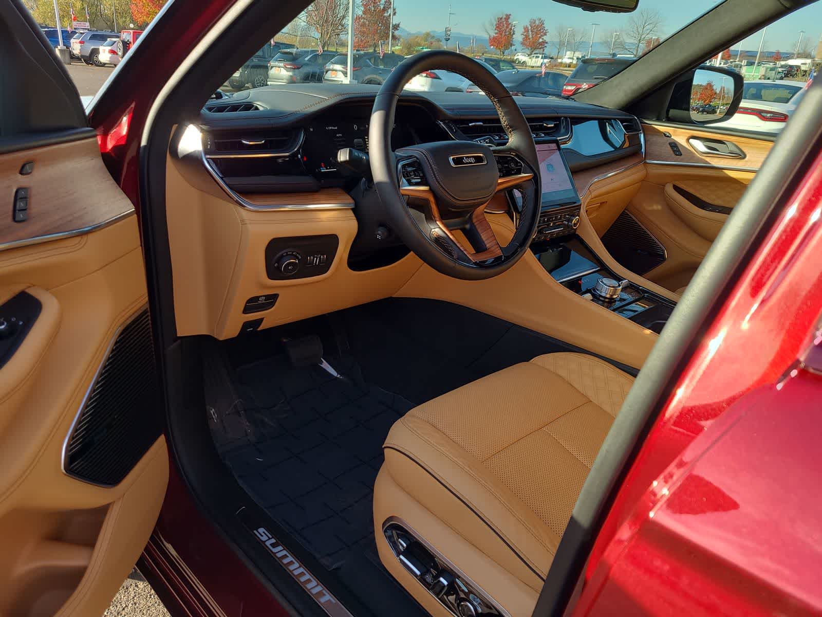 Thumbnail: 2025 Jeep Grand Cherokee - 10