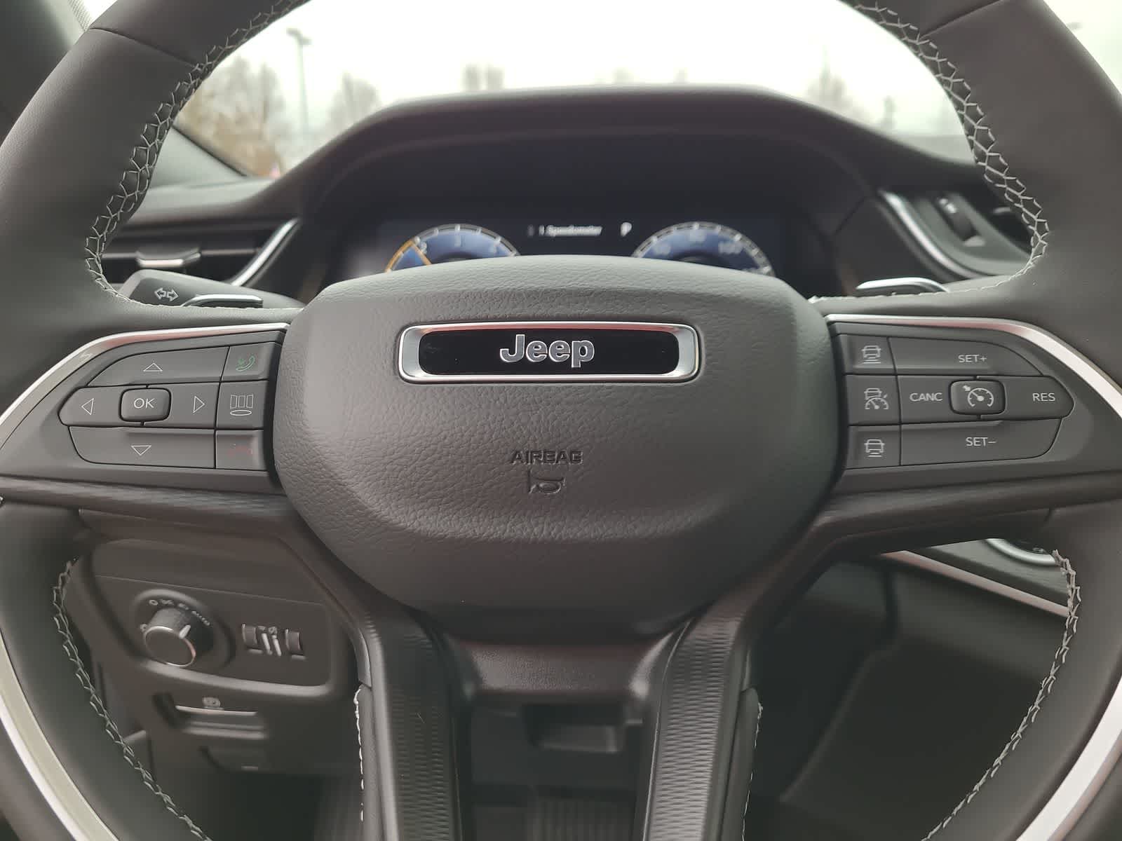 Thumbnail: 2025 Jeep Grand Cherokee - 23