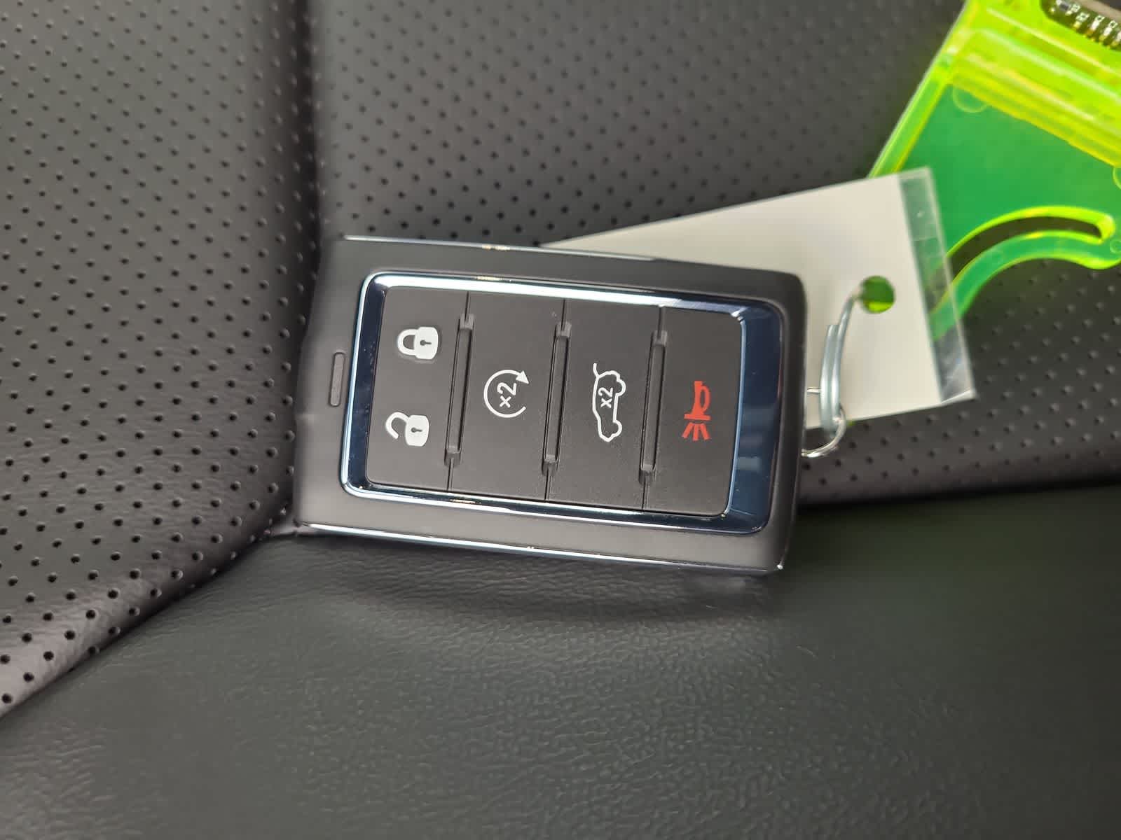 Thumbnail: 2025 Jeep Grand Cherokee - 28