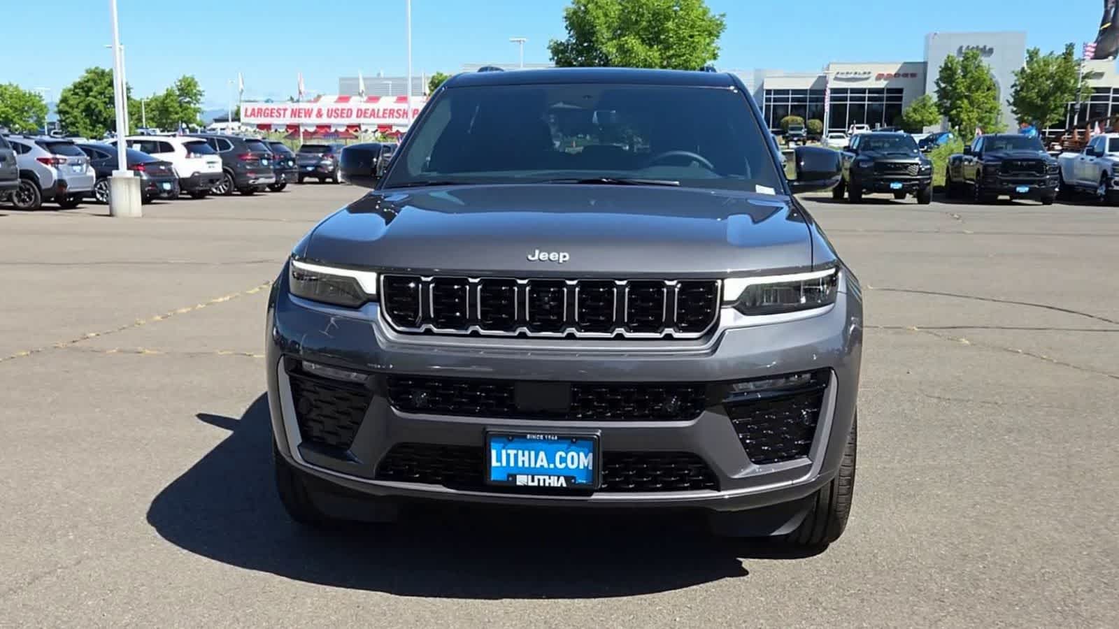 Thumbnail: 2026 Jeep Grand Cherokee - 3