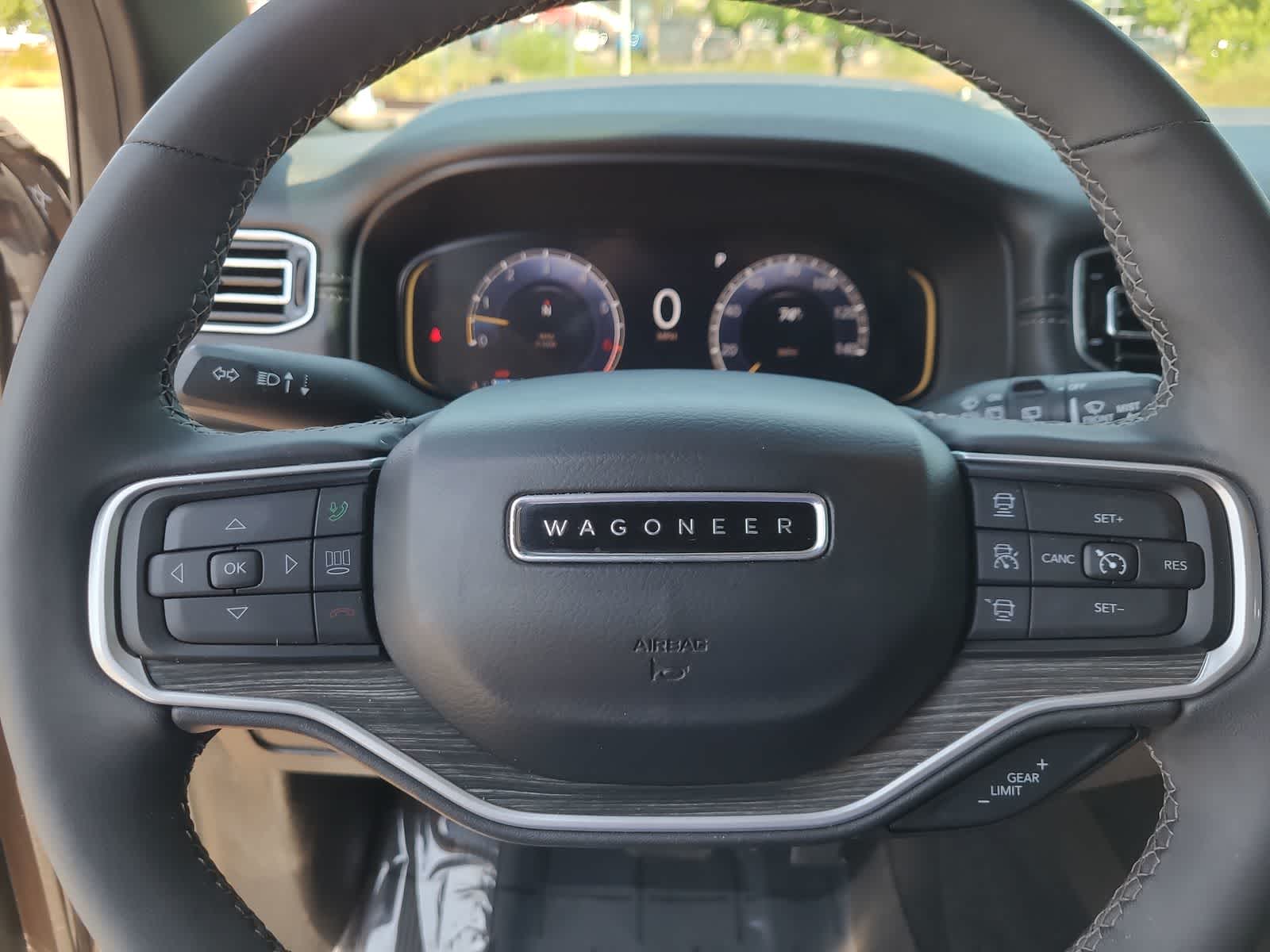 Thumbnail: 2022 Jeep Wagoneer - 23