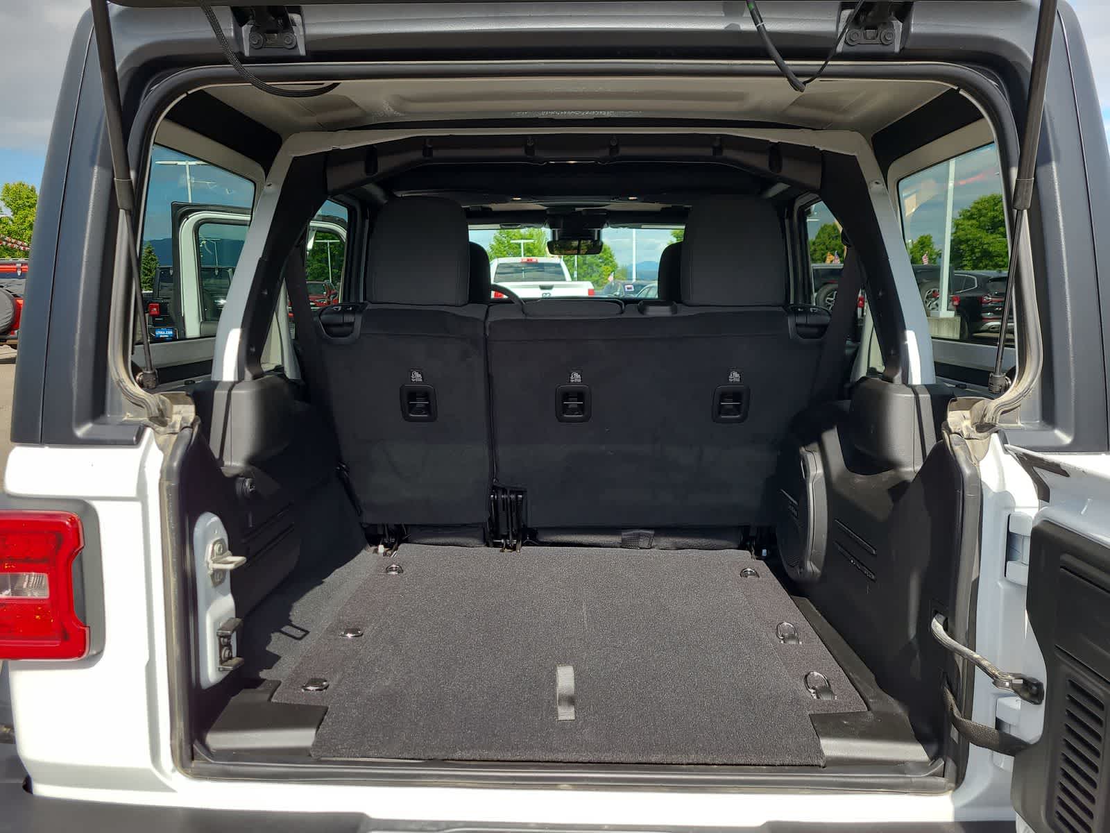 2024 Jeep Wrangler Rubicon 27
