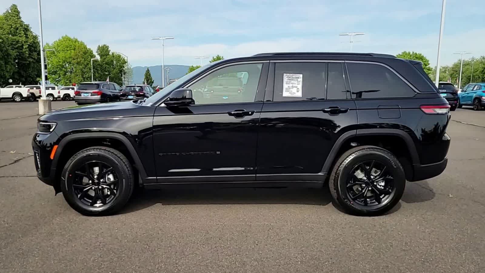 Thumbnail: 2026 Jeep Grand Cherokee - 5