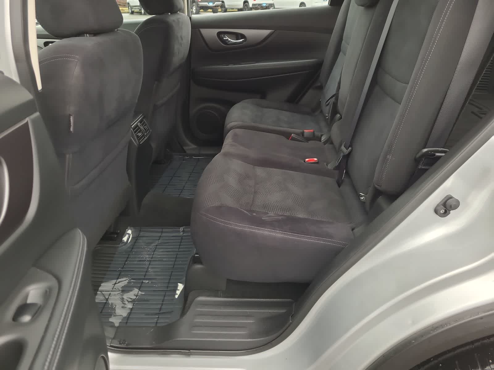 Thumbnail: 2016 Nissan Rogue - 21