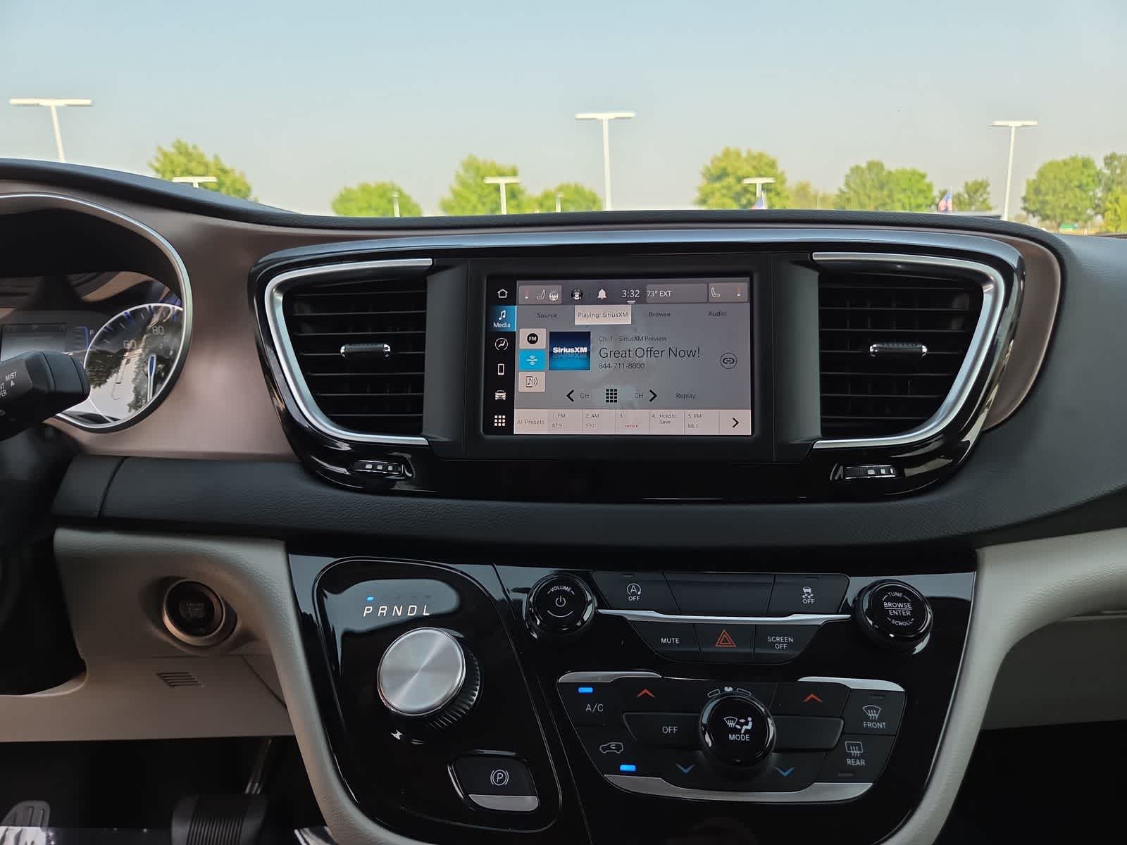 2023 Chrysler Voyager LX - Photo 22