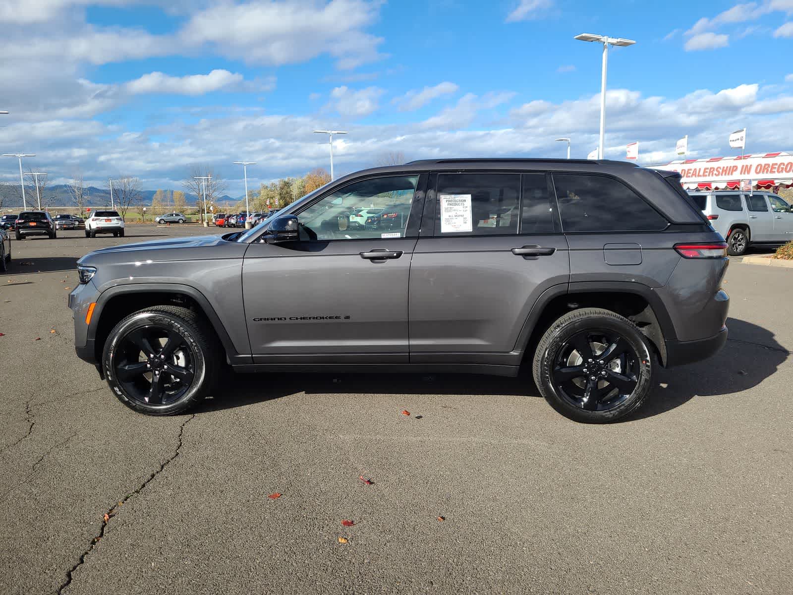 Thumbnail: 2025 Jeep Grand Cherokee - 11