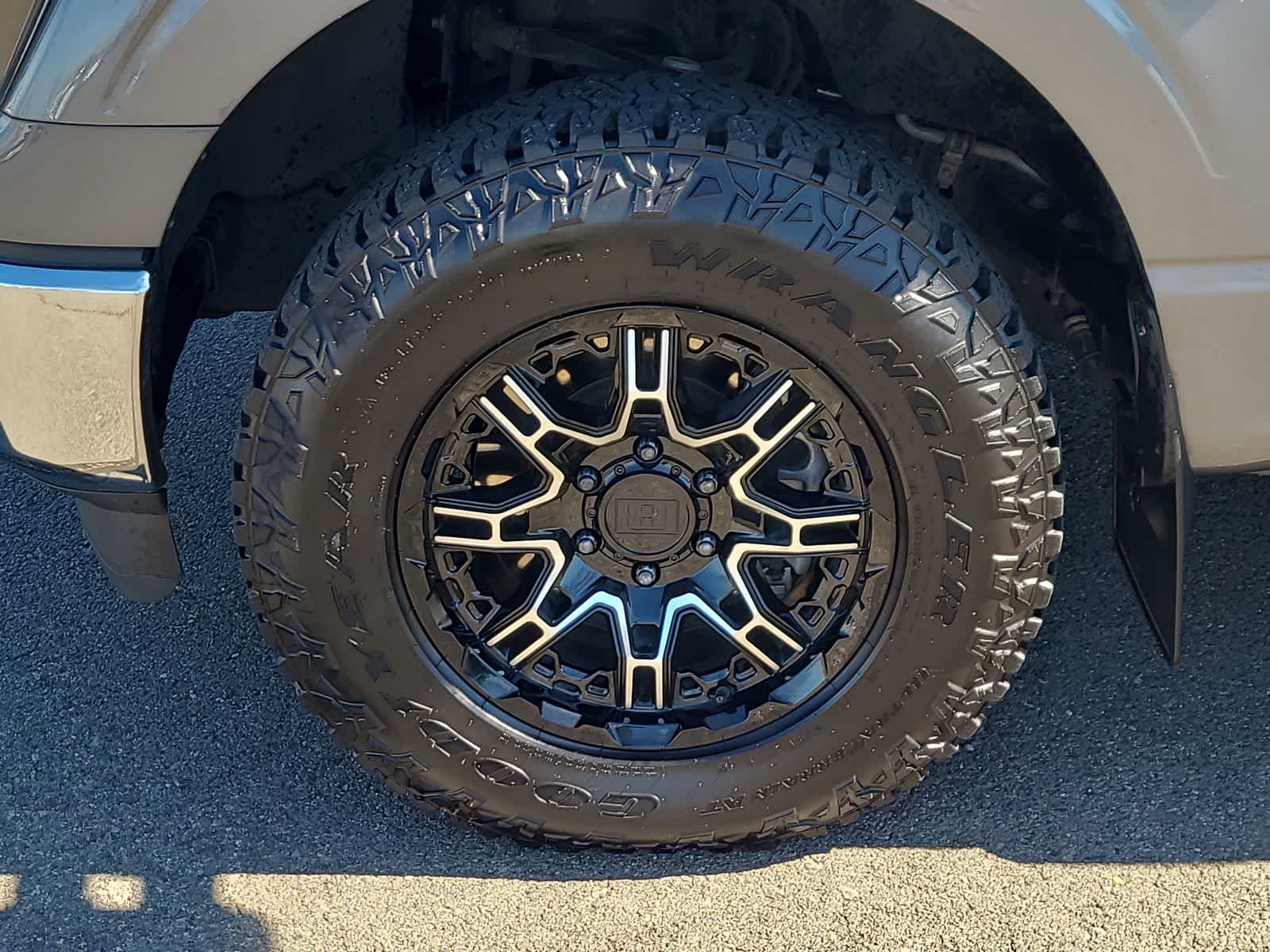 Thumbnail: 2023 Ford F-150 - 16