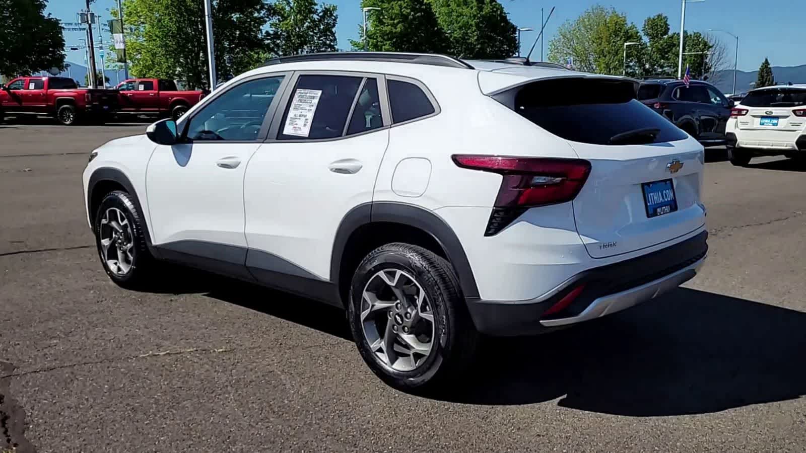 Thumbnail: 2025 Chevrolet Trax - 6