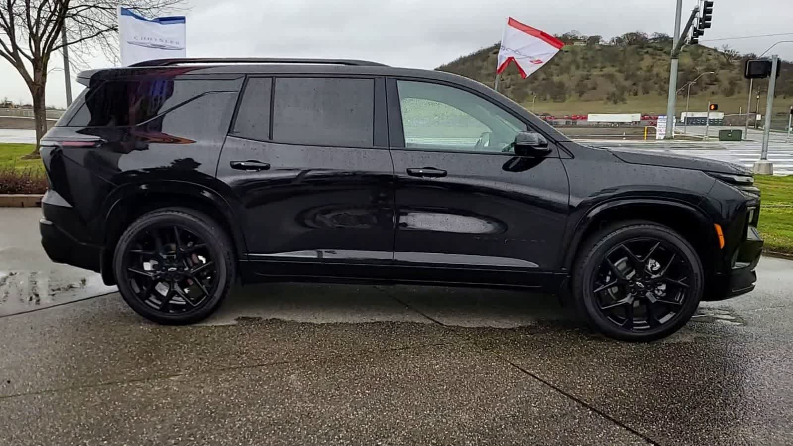 Thumbnail: 2025 Chevrolet Traverse - 9