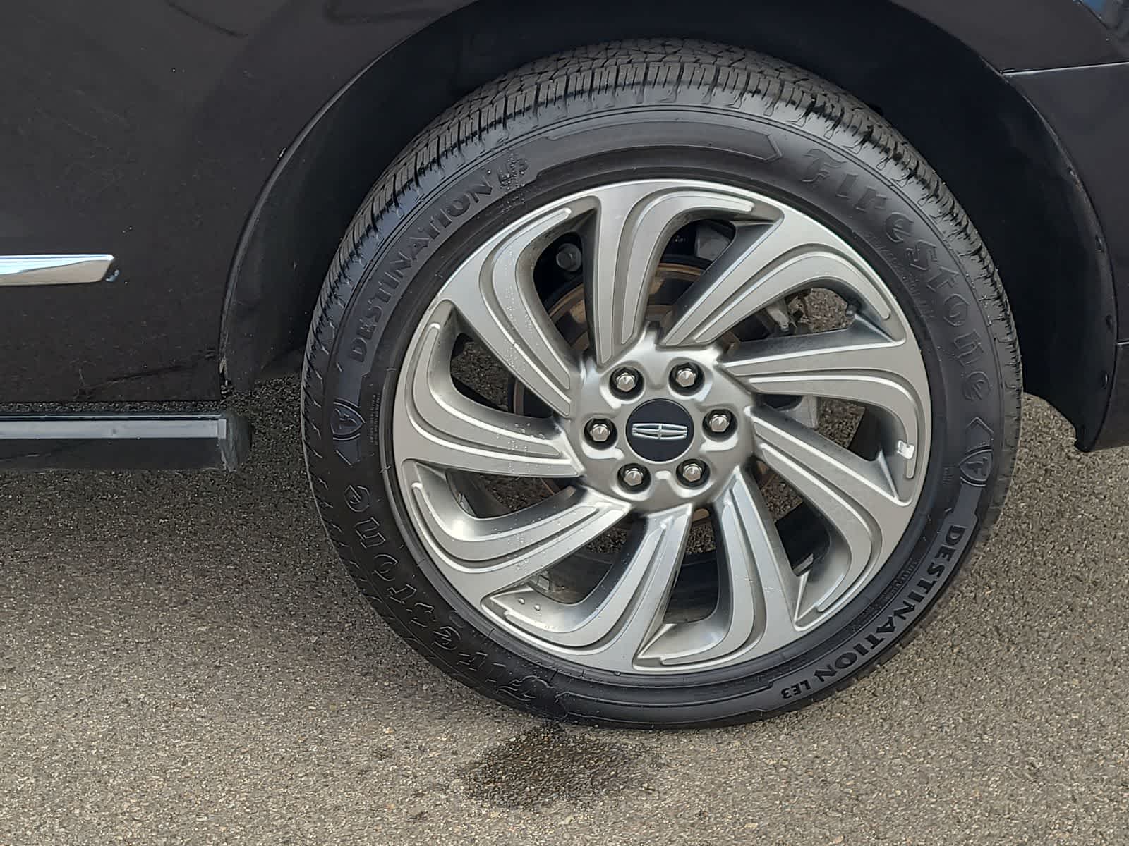 Thumbnail: 2023 Lincoln Navigator - 16